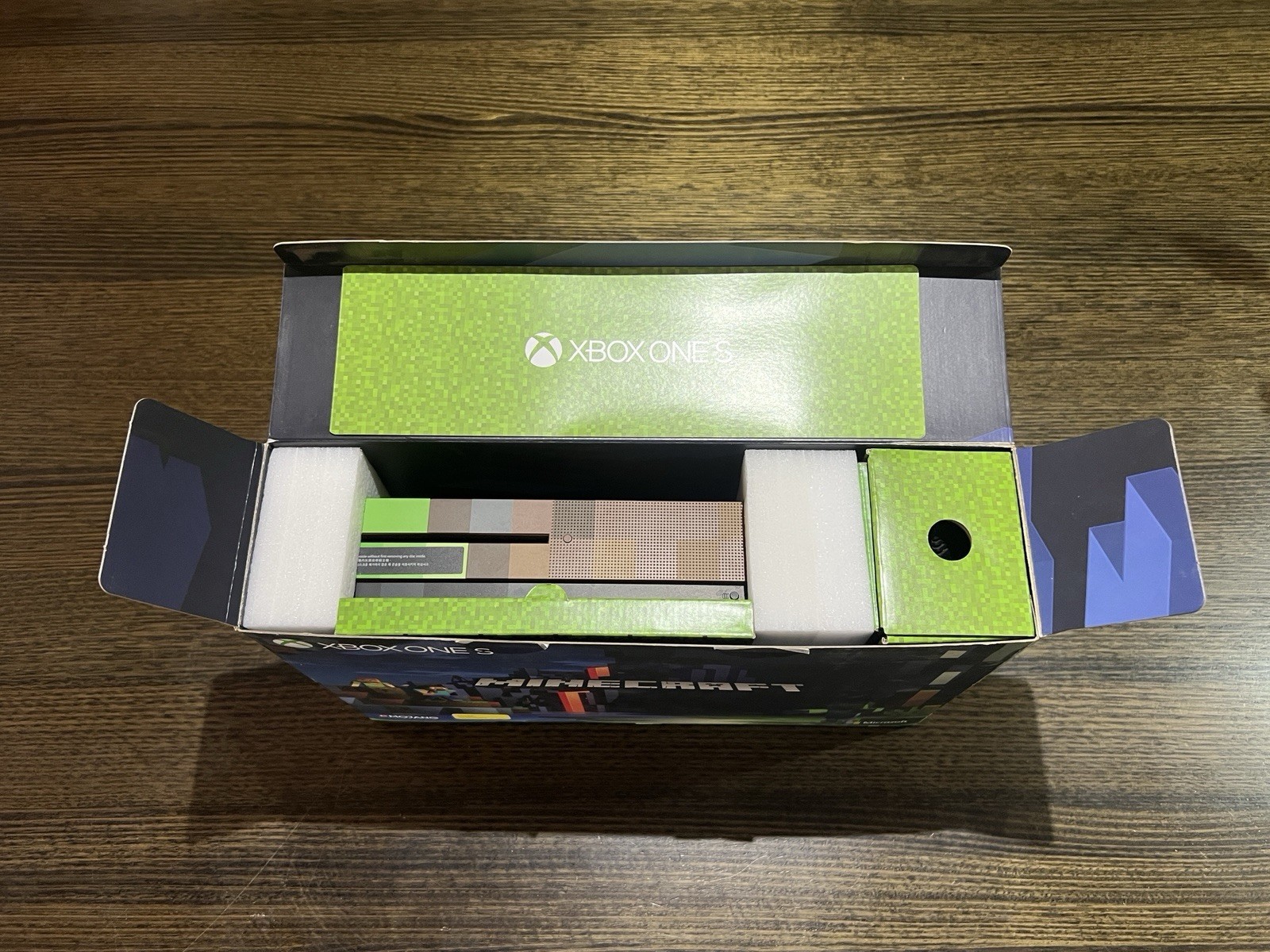 Microsoft Xbox One S 1TB Minecraft Limited Edition Console – Excellent Condition