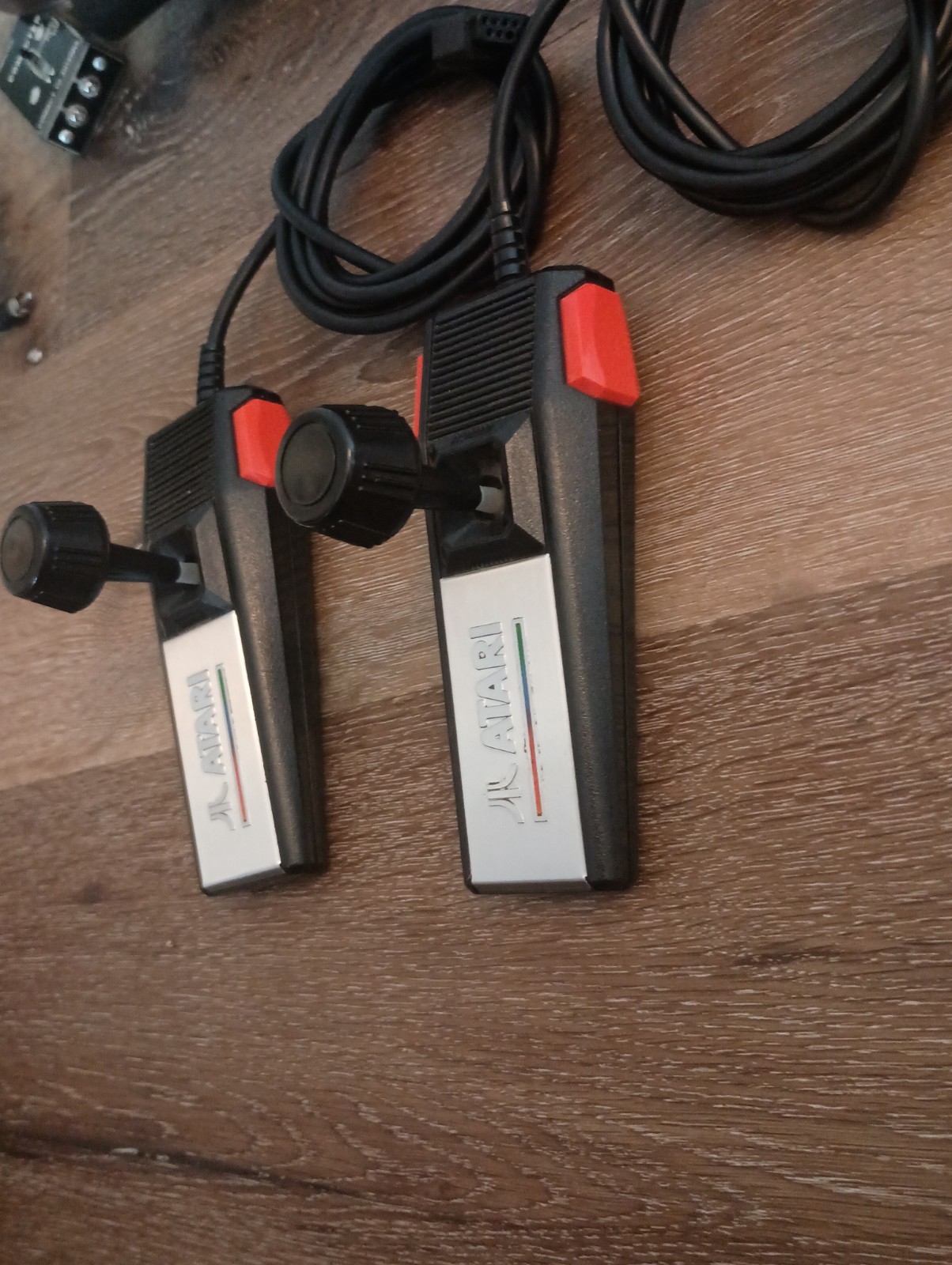 READ Atari 7800 ProSystem Console w/ 2 Controllers and Cords Tested and Working