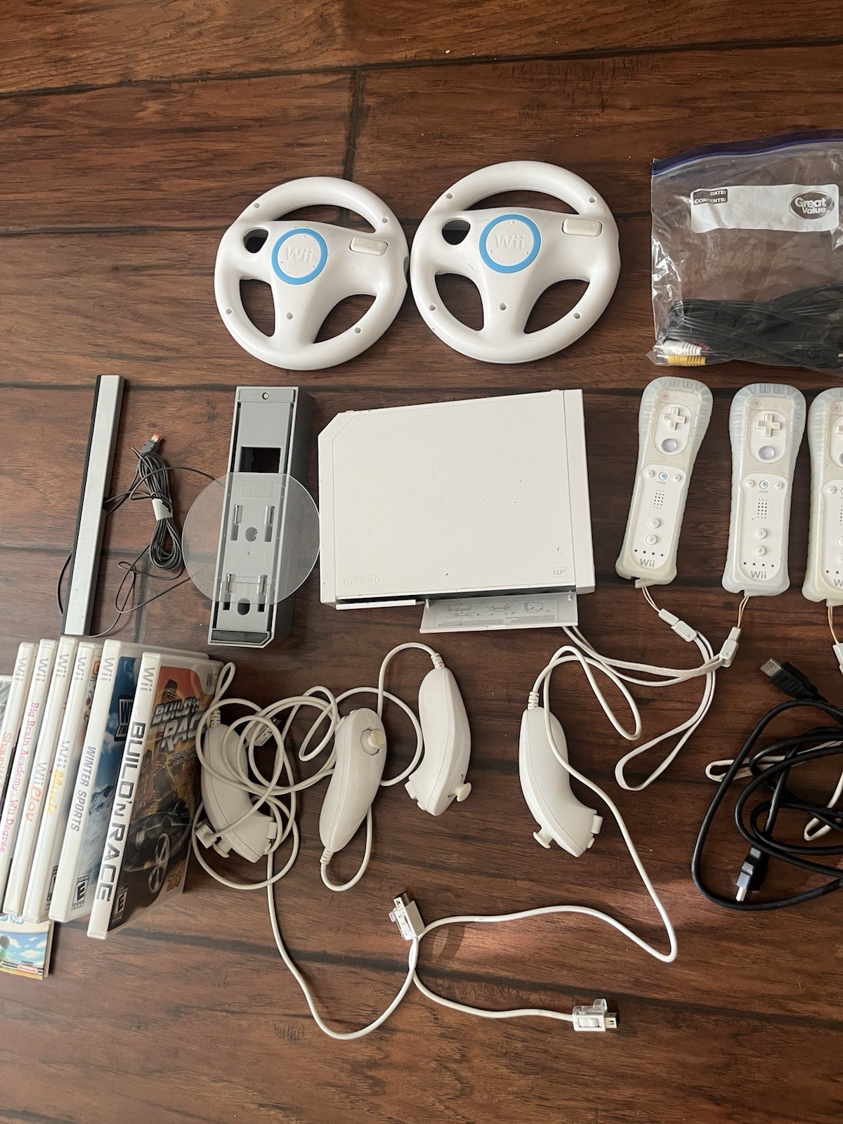 Nintendo Wii Game Console + 4 Remotes, 2 Wheels, & 8 Games (6 W/Box) Works-2006