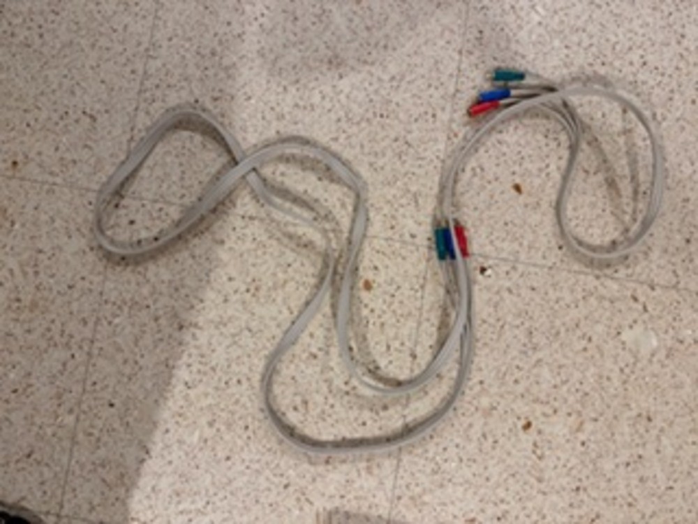 Nintendo Retro Game Lot (+2 sets of RCA component video cables)(+1 NES Game)