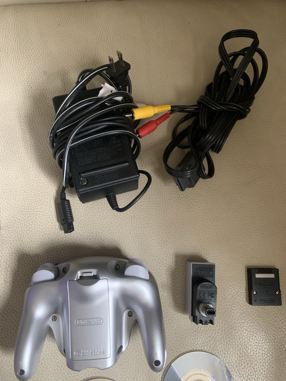 Nintendo GameCube DOL-001 Console Platinum With 3 Games, Cords And Controller.