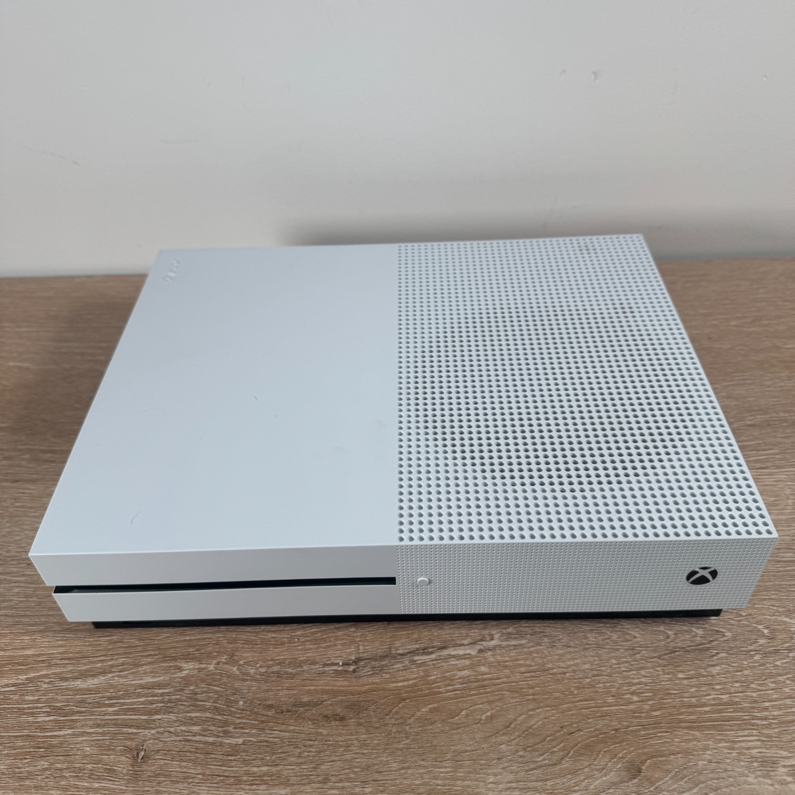 Microsoft Xbox One S 1TB 1 Controller 5 Games Model 1681 – TESTED – Read
