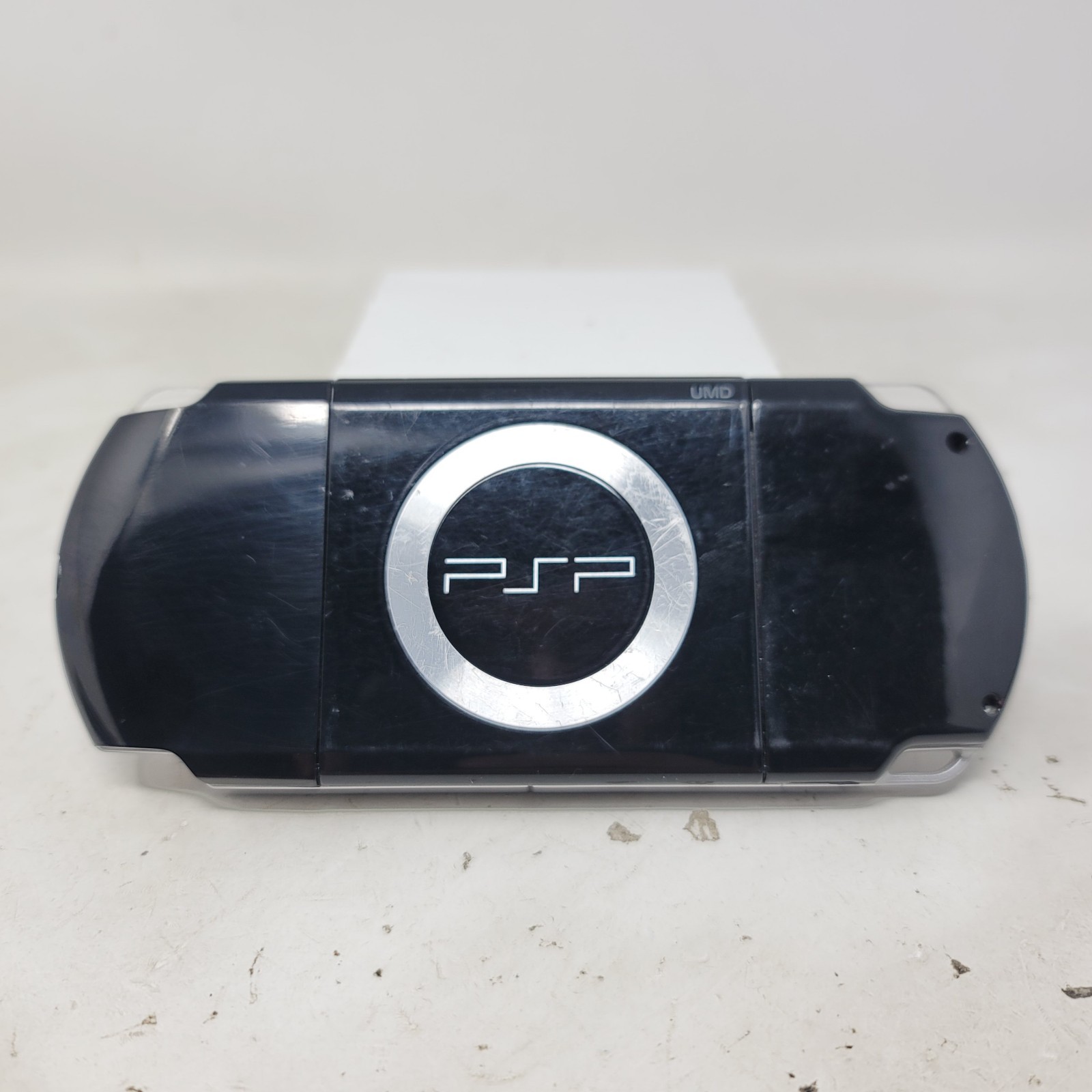 Sony PSP 2000 64MB Handheld Black W/ Charger & New Battery Tested Working