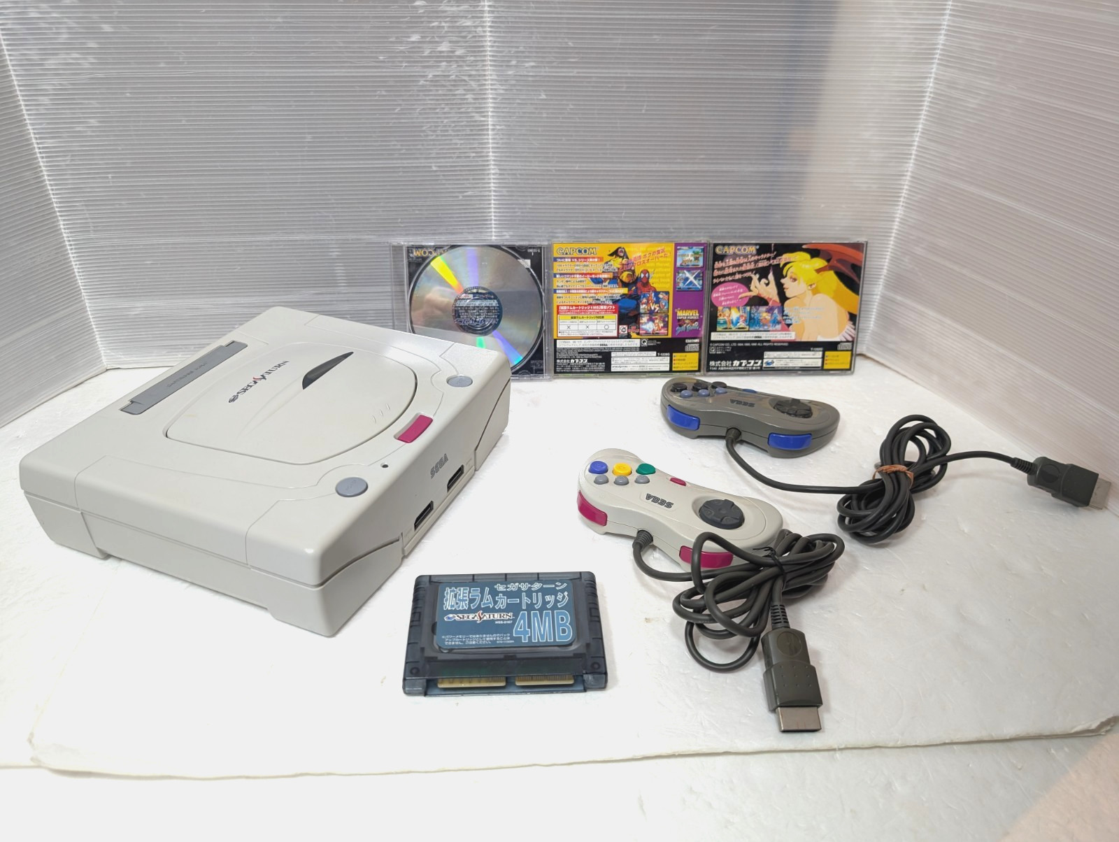 Sega Saturn White Console 4MB RAM MARVEL Super Heroes VS Street Fighter Japan