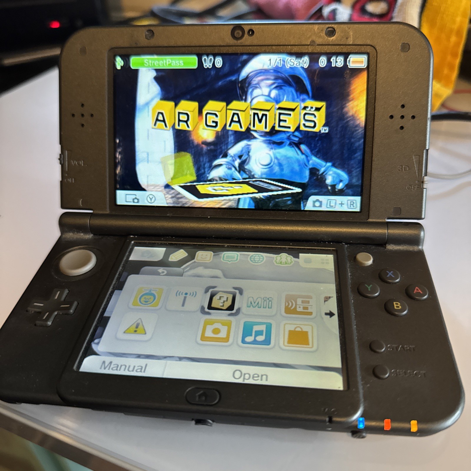 Nintendo New 3DS XL 4Gb SD card + Charger Silver Gray Black – Tested