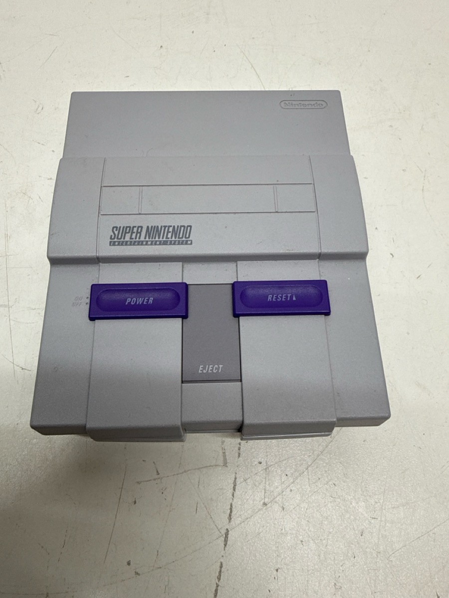 NINTENDO SUPER NINTENDO – CLV201 CONSOLE (P28019659)