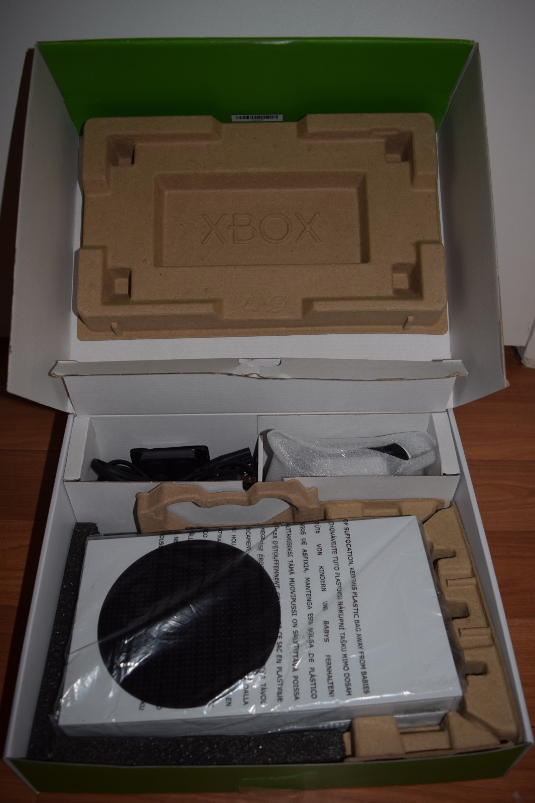 Xbox Series S 512GB – Barely Used – Original Box – Controller + Extras