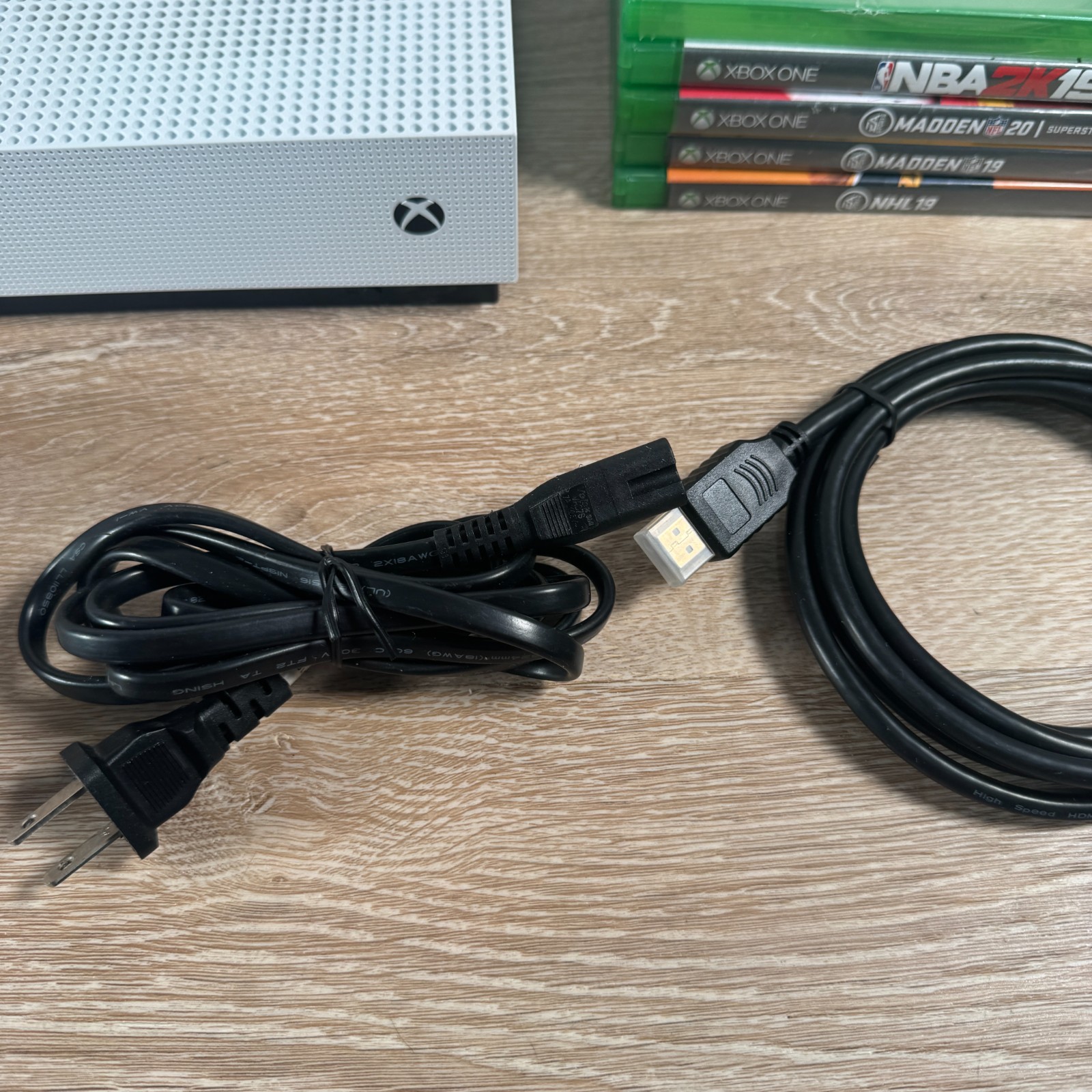 Microsoft Xbox One S 1TB 1 Controller 5 Games Model 1681 – TESTED – Read