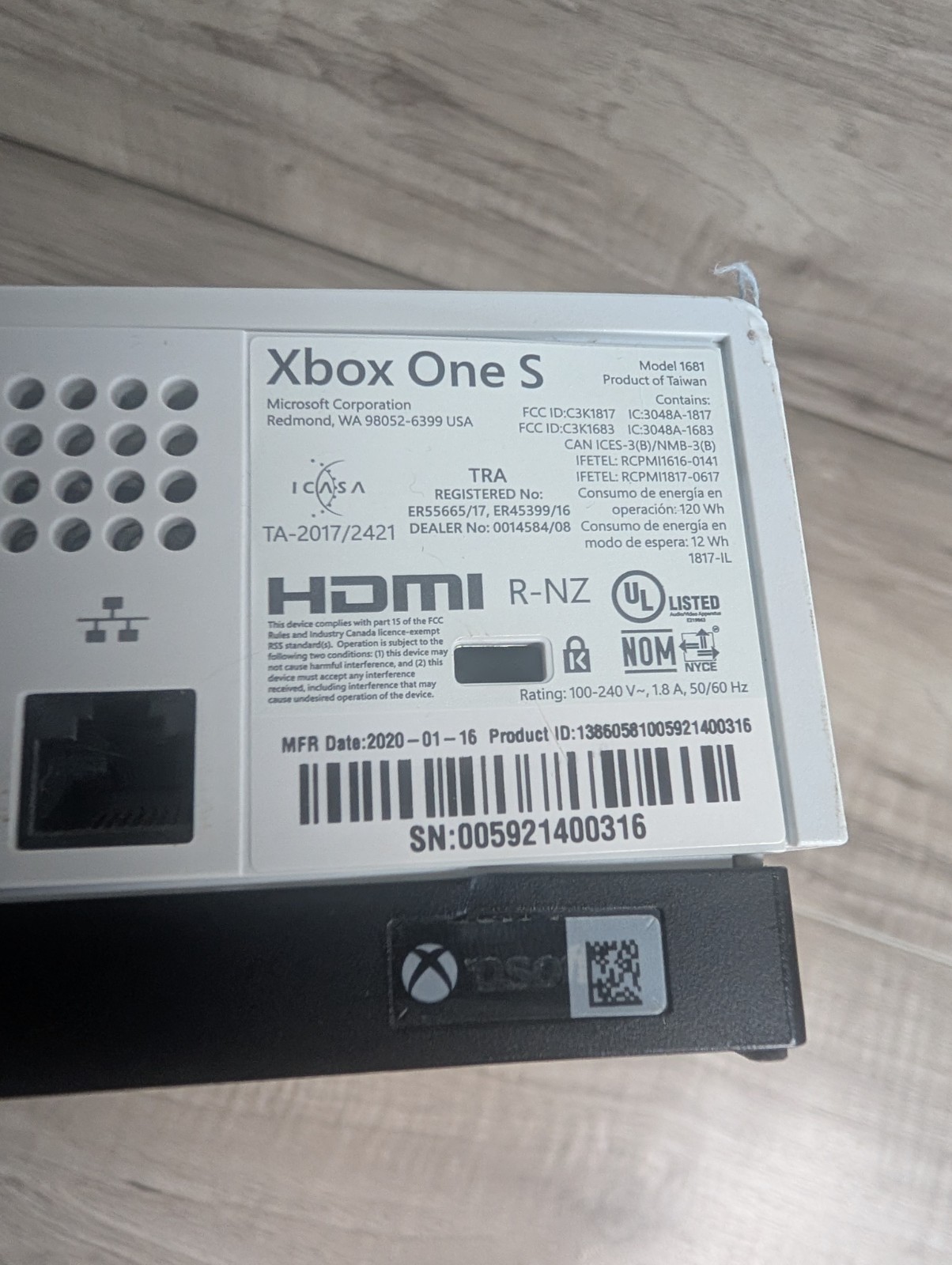 Microsoft 1 TB White XBOX One S, Model 1681 Gaming Console ( READ )