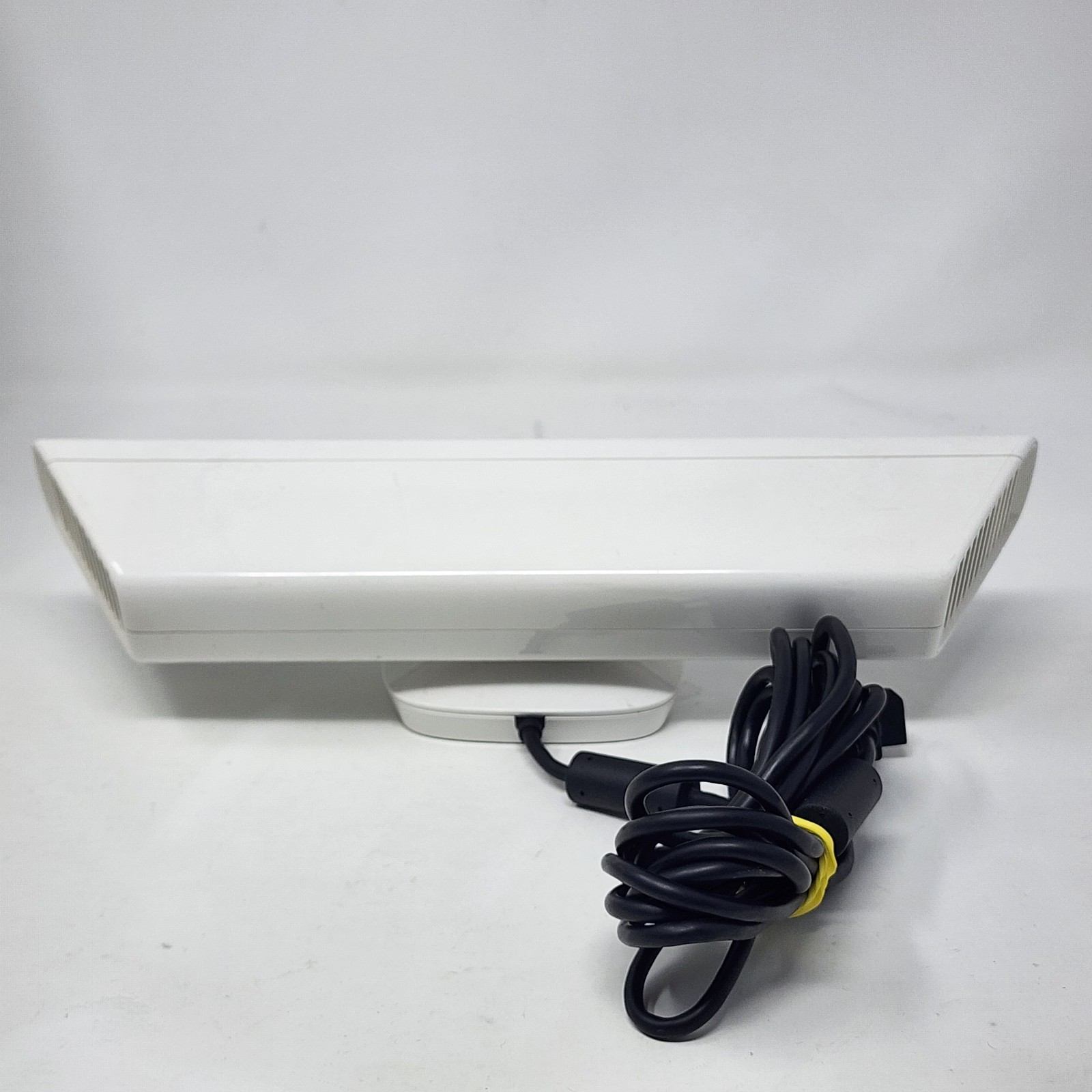 White Xbox 360 Slim 250GB Console Kinect Set w/ OEM Controller & 6 Games TESTED