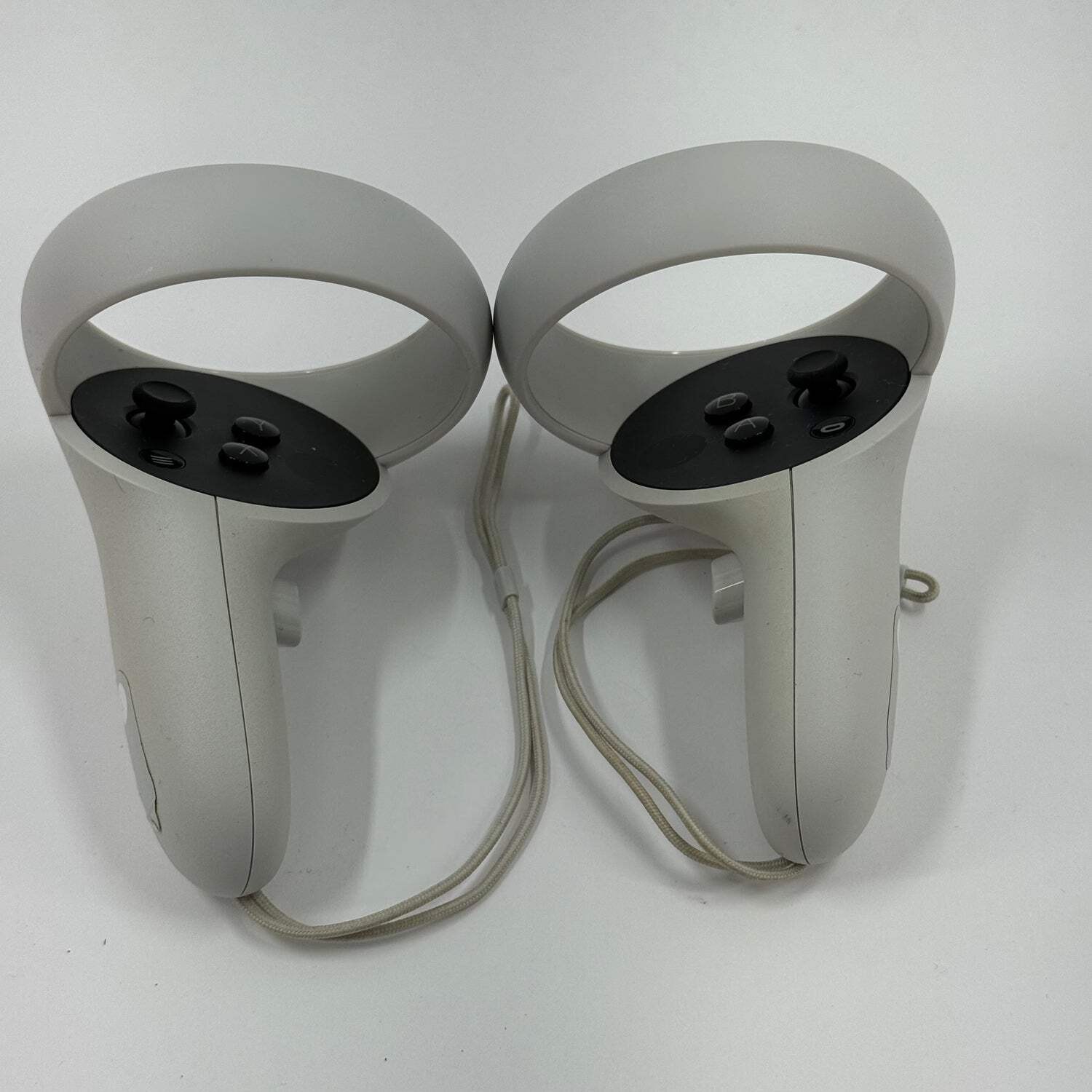 Oculus Quest 2 64GB Standalone All-in-One VR Headset KW49CM