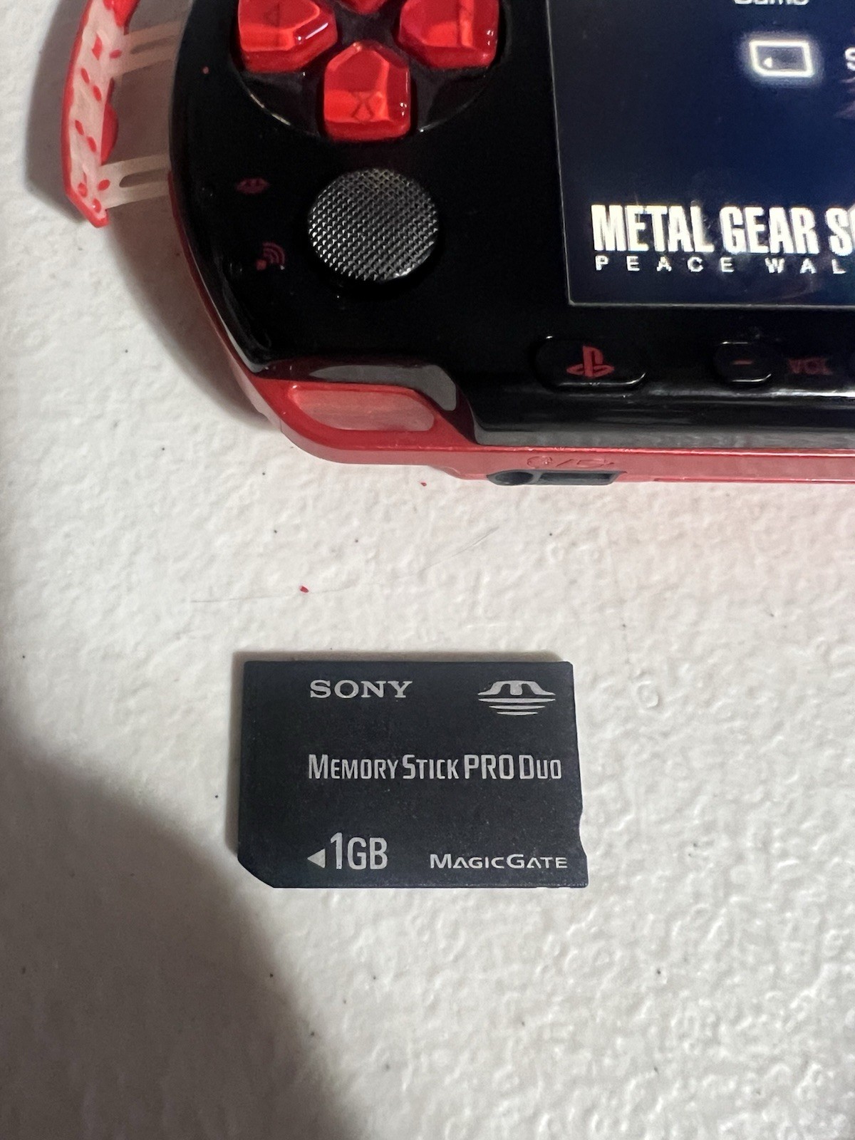 Sony PSP 3000 Console Red Black No Battery No Charger with Memory Card 1GB