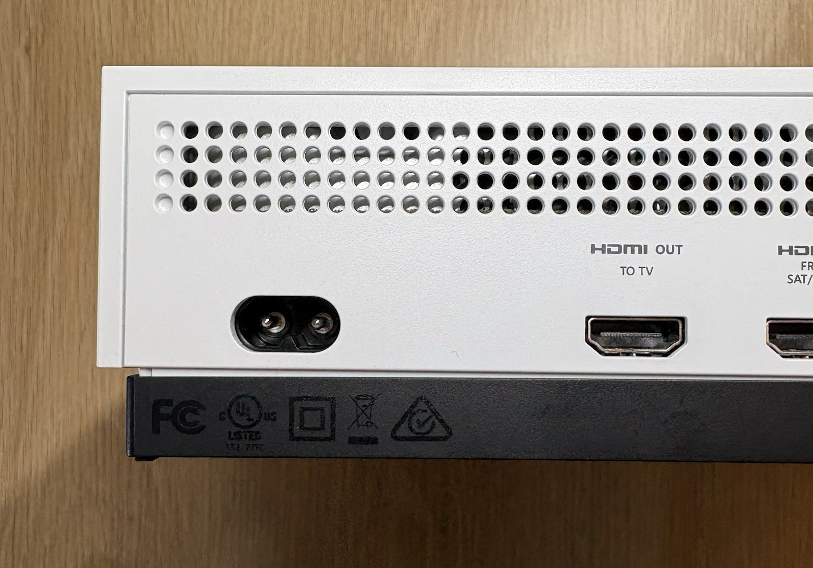 TESTED Xbox One S 1TB Digital Console w/ Controller Power & HDMI Cord 1 TB