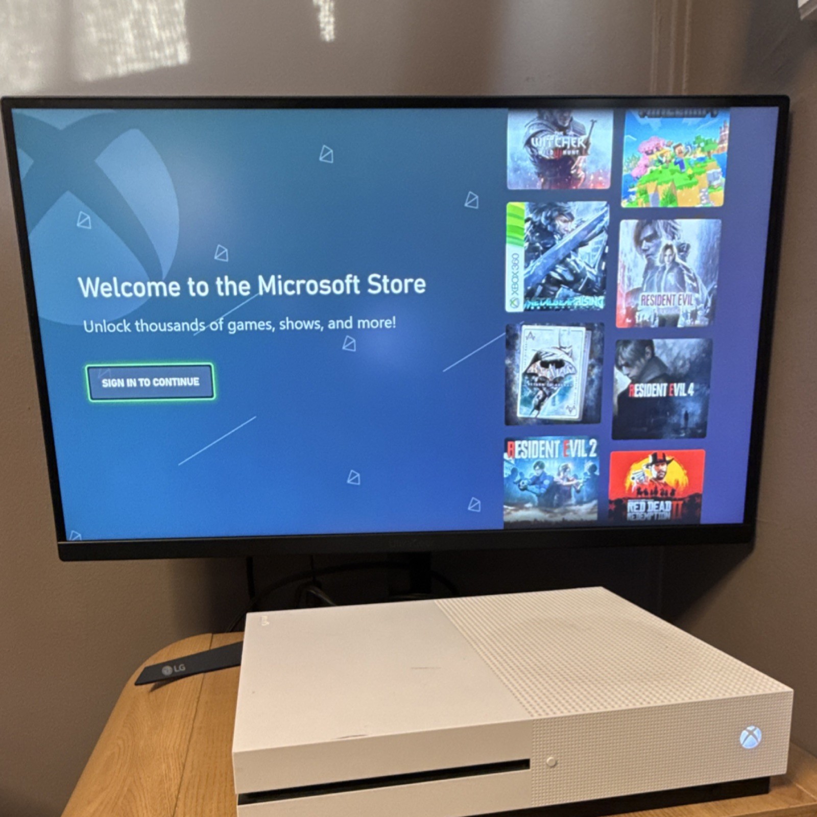 Microsoft Xbox One S 1TB White Console Wi-Fi Blu-Ray HDMI Ethernet USB