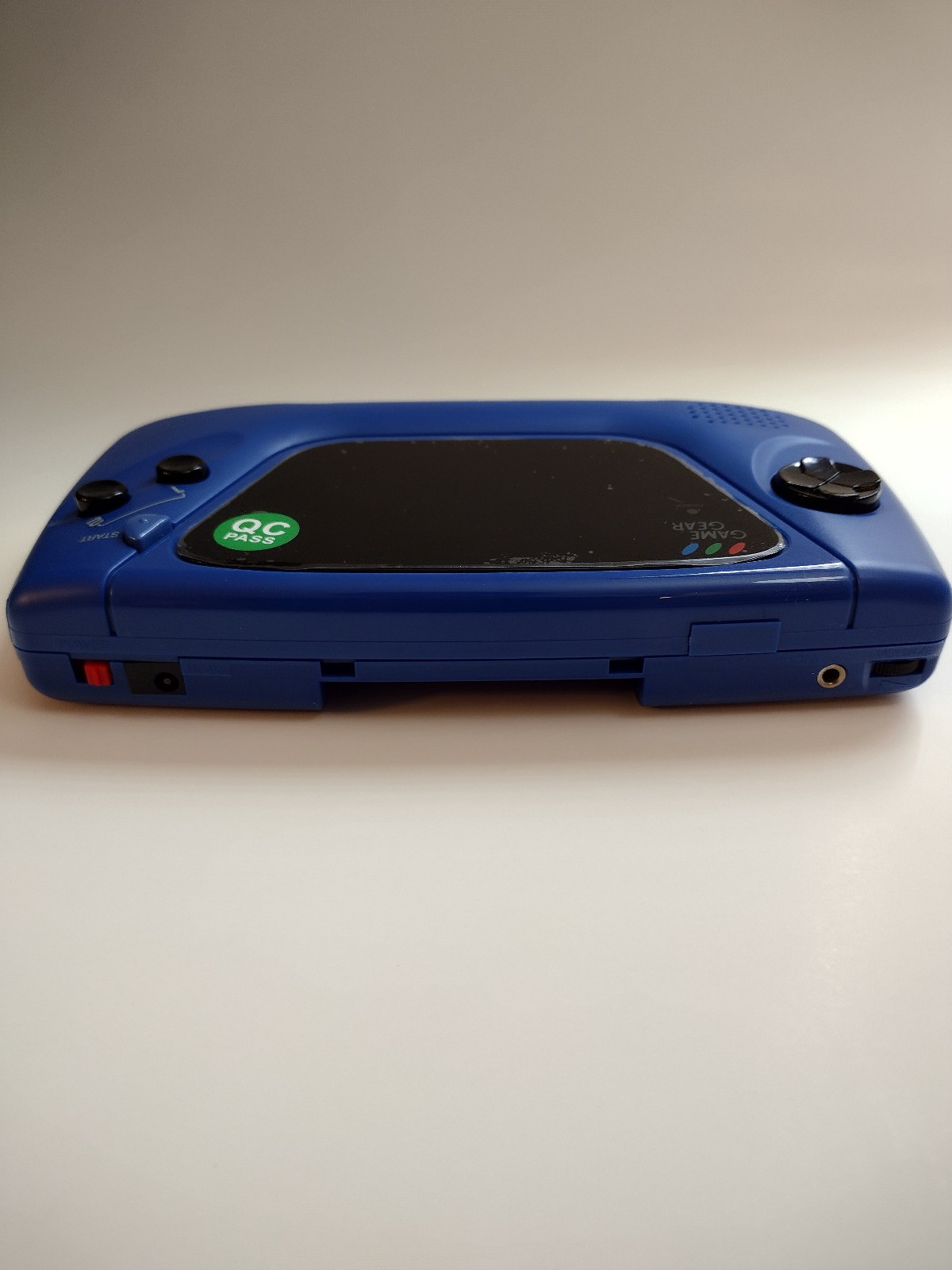 SEGA Game Gear Console – Blue, recapped, new IPS LCD, new shell and buttons