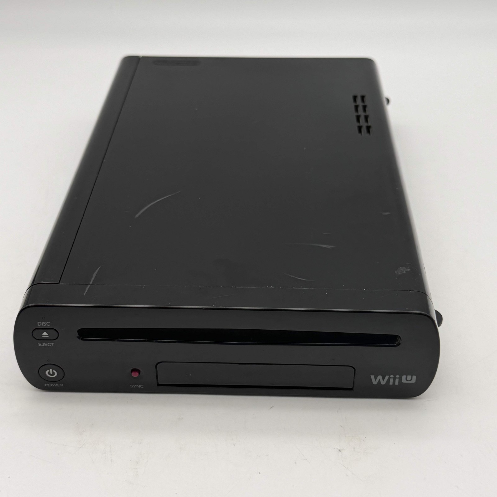 Nintendo Wii U 32GB Deluxe Console WUP-101 & GamePad WUP-010, Remotes and 4 Game