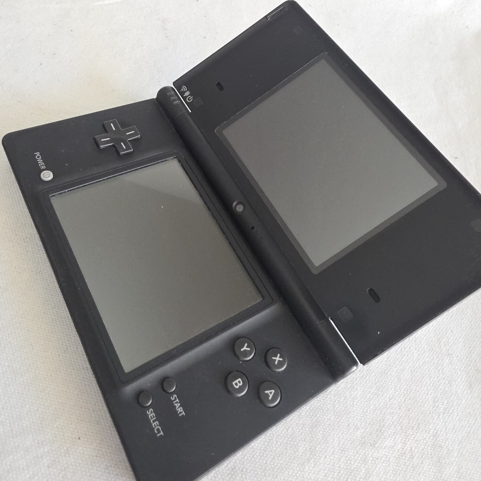 Nintendo DSi Game Console Only For Parts & Repairs (Black )