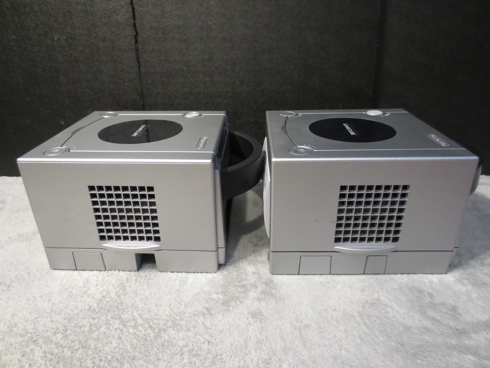 Lot of Two Silver Nintendo GameCube Consoles DOL-101 «AS IS» Will Not Read Disc