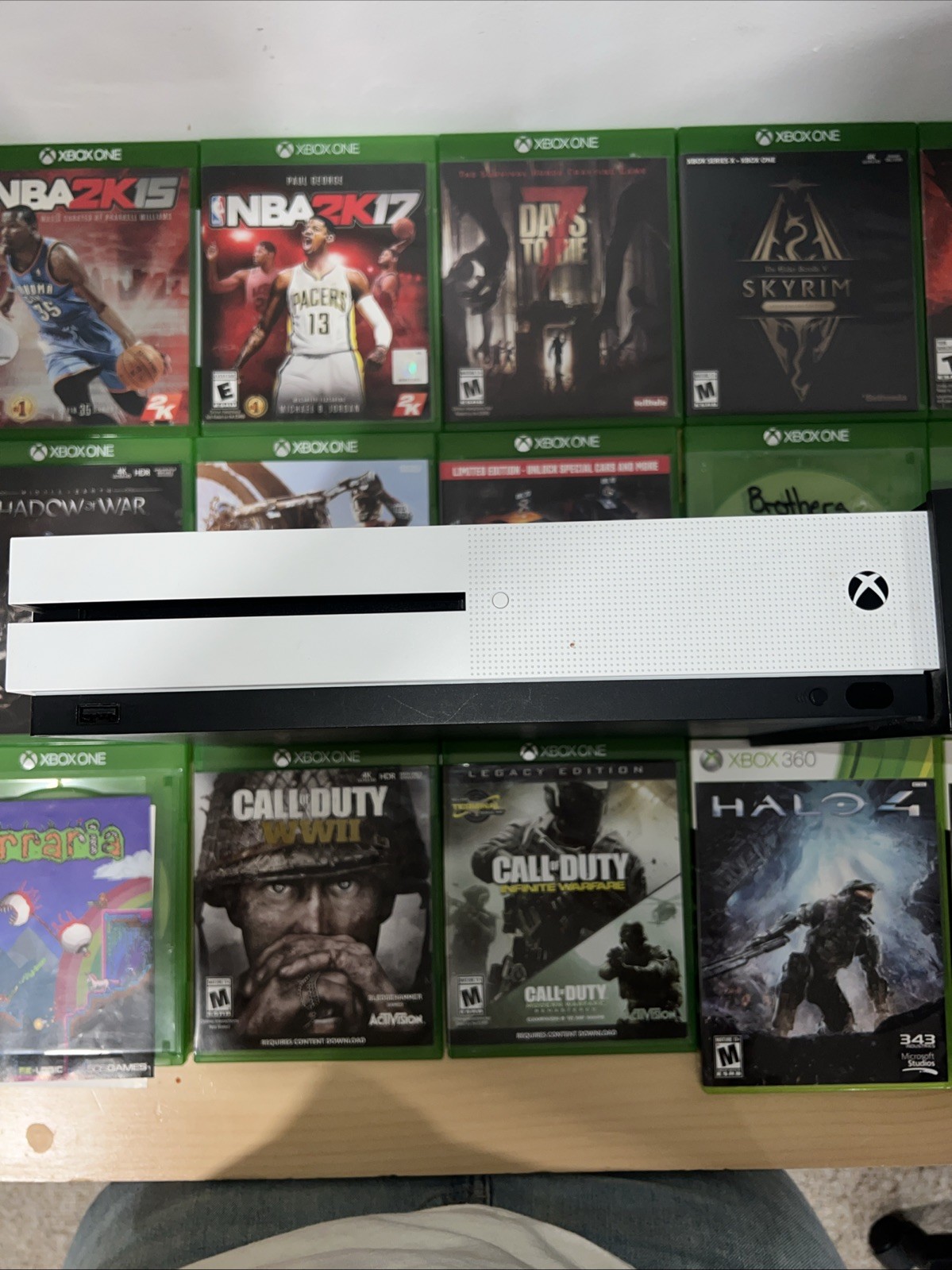 512 GB Xbox One S BUNDLE (No controller), 15 Games, Hyper X Cloud III, 500GBHDD