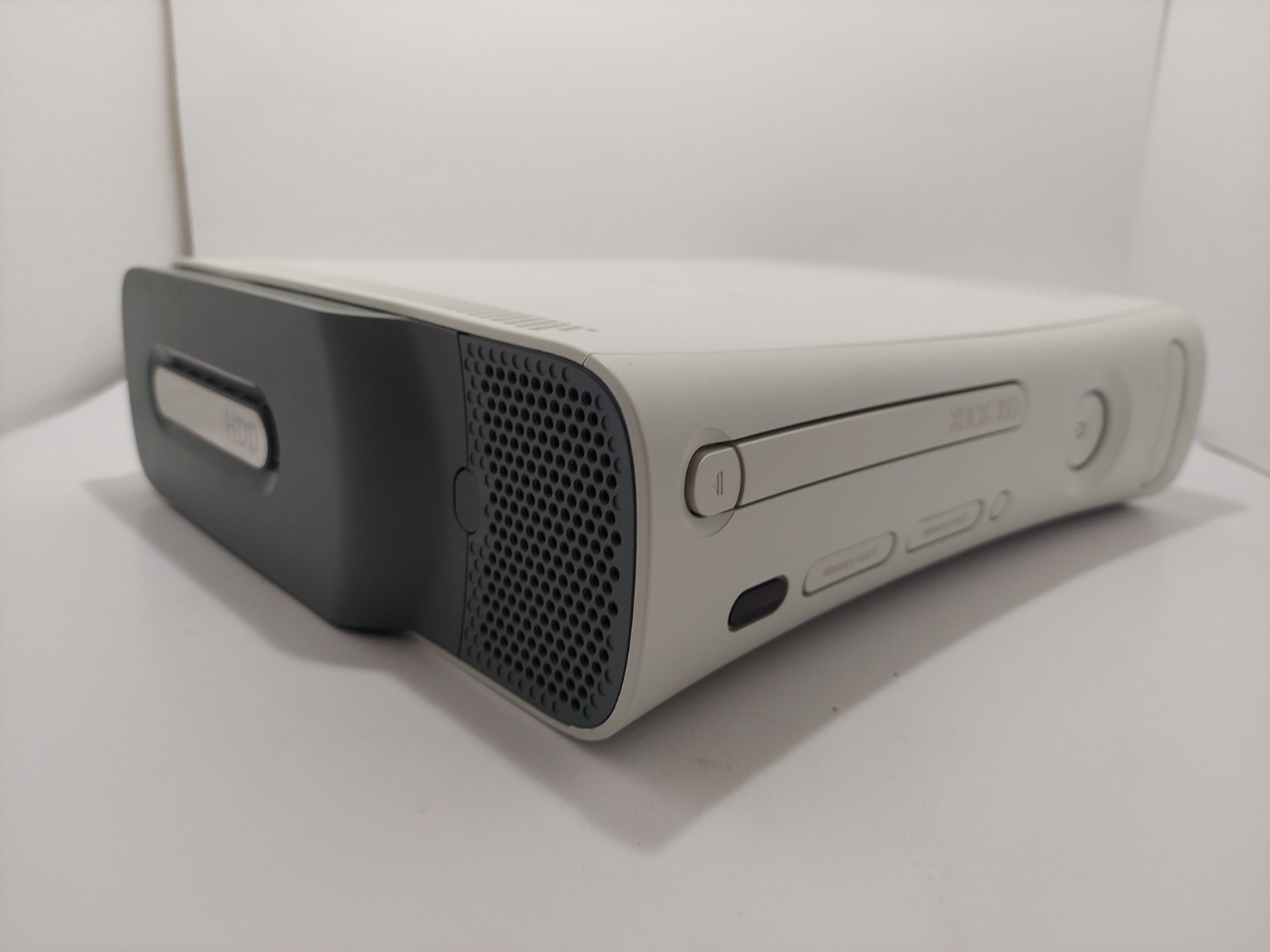 Microsoft Xbox 360 Jasper Console Bundle 20gb w/ Controller, Game And Cables