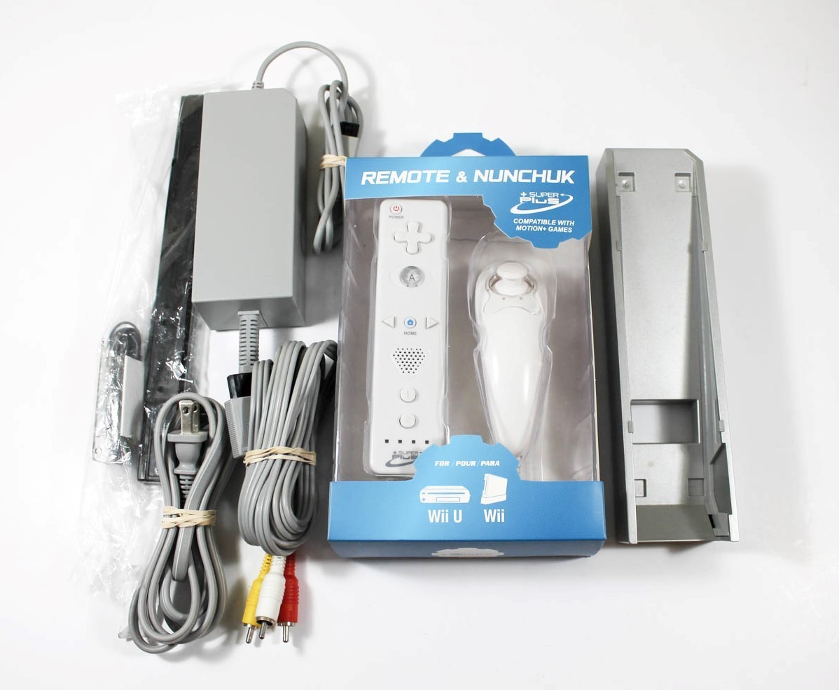 White Nintendo Wii System Console Bundle – Discounted