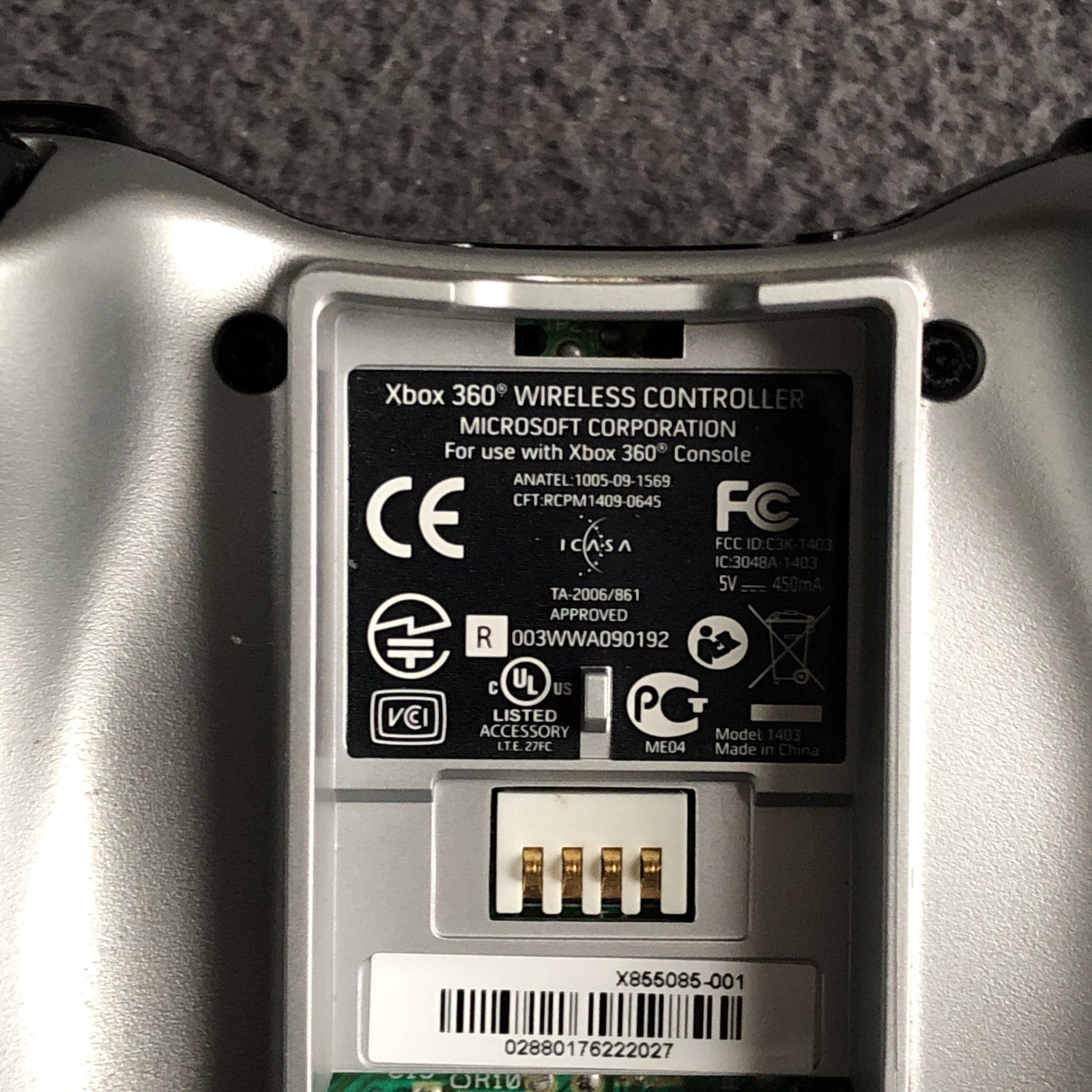 Xbox 360 Slim Console Chrome Trim 250GB Metro V1 Dash w/ Halo Controller – WORKS