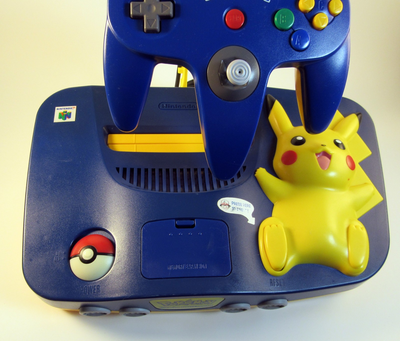 Nintendo 64 Pokemon Edition – Blue/Yellow – New Caps – Display Stand