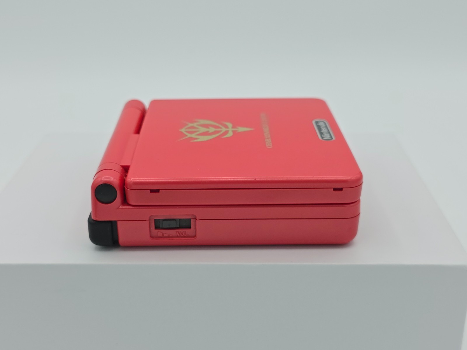 Nintendo Game Boy Advance SP Char’s Custom – GUNDAM Exclusive – Excellent
