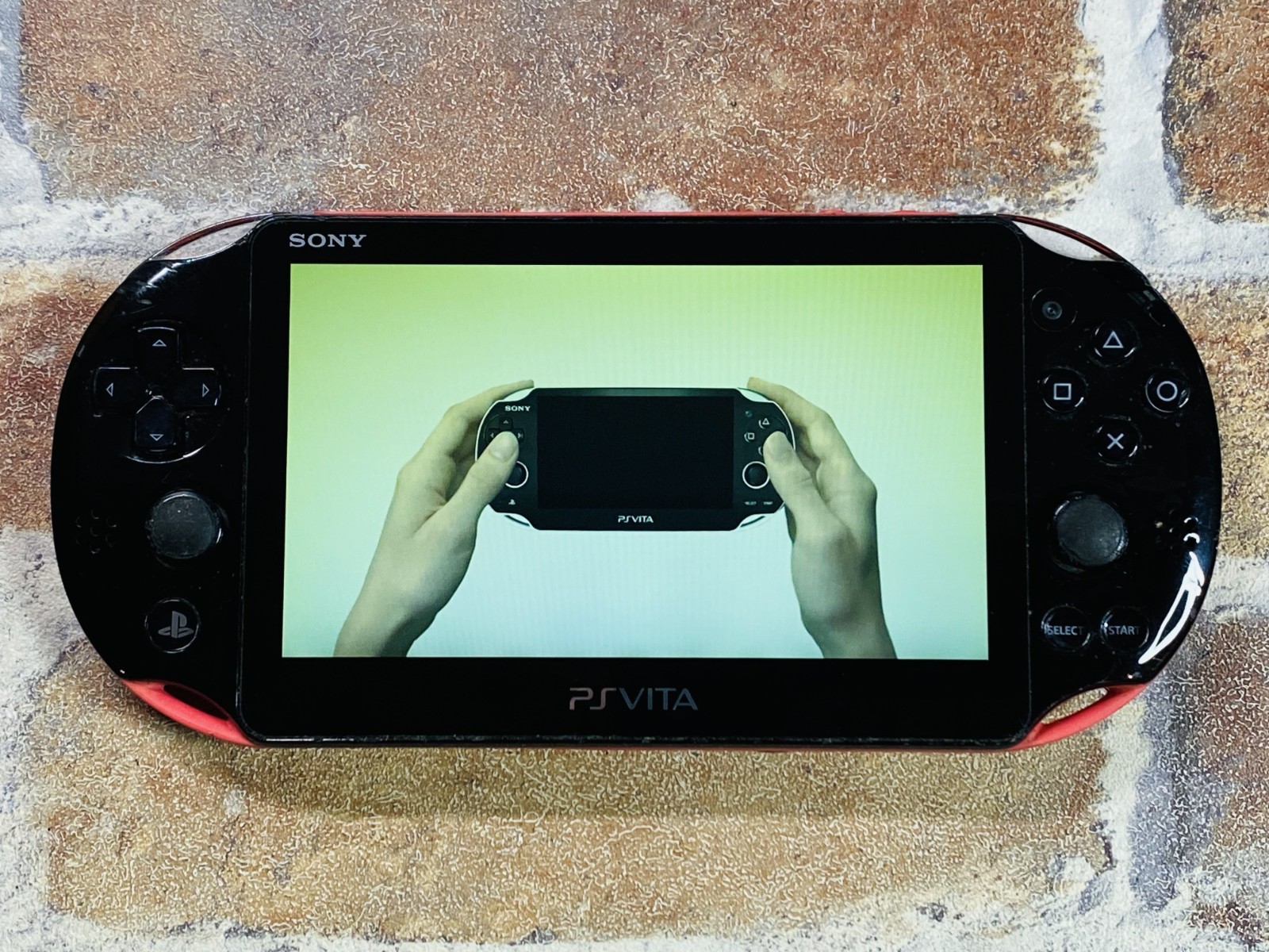 PS Vita Pink Black PCH 2000 SONY PlayStation Japan 4GB USB Charger No.2D DDP