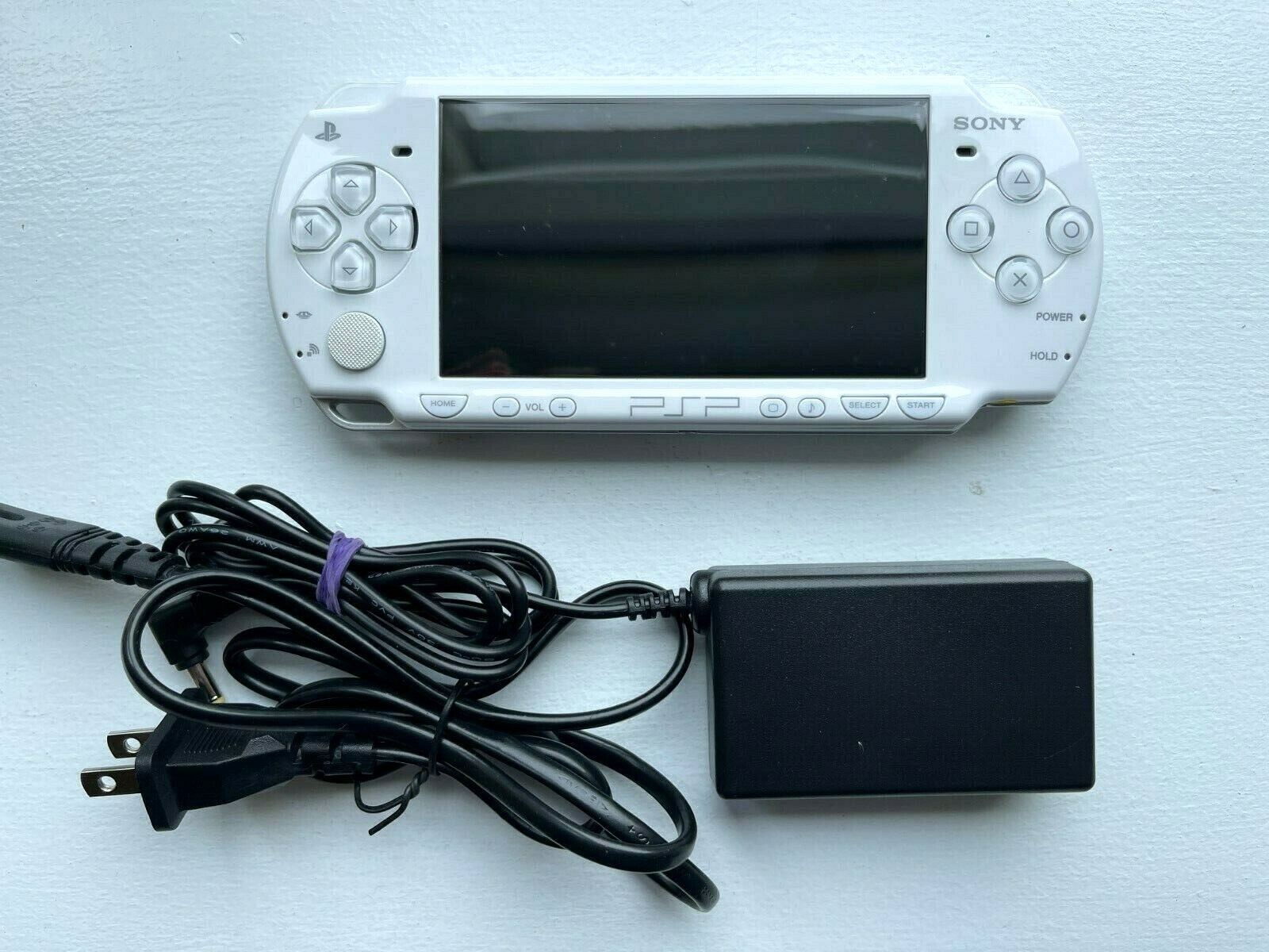 PSP 2000 Ceramic White – Good Condition – OEM Japan Import US Seller