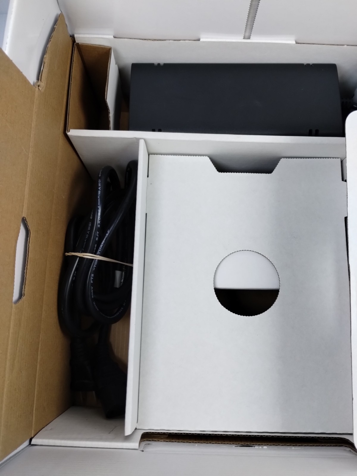 Xbox 360 S 4GB Microsoft 1439 Video Game System in Box W 250g Hard Drive Works