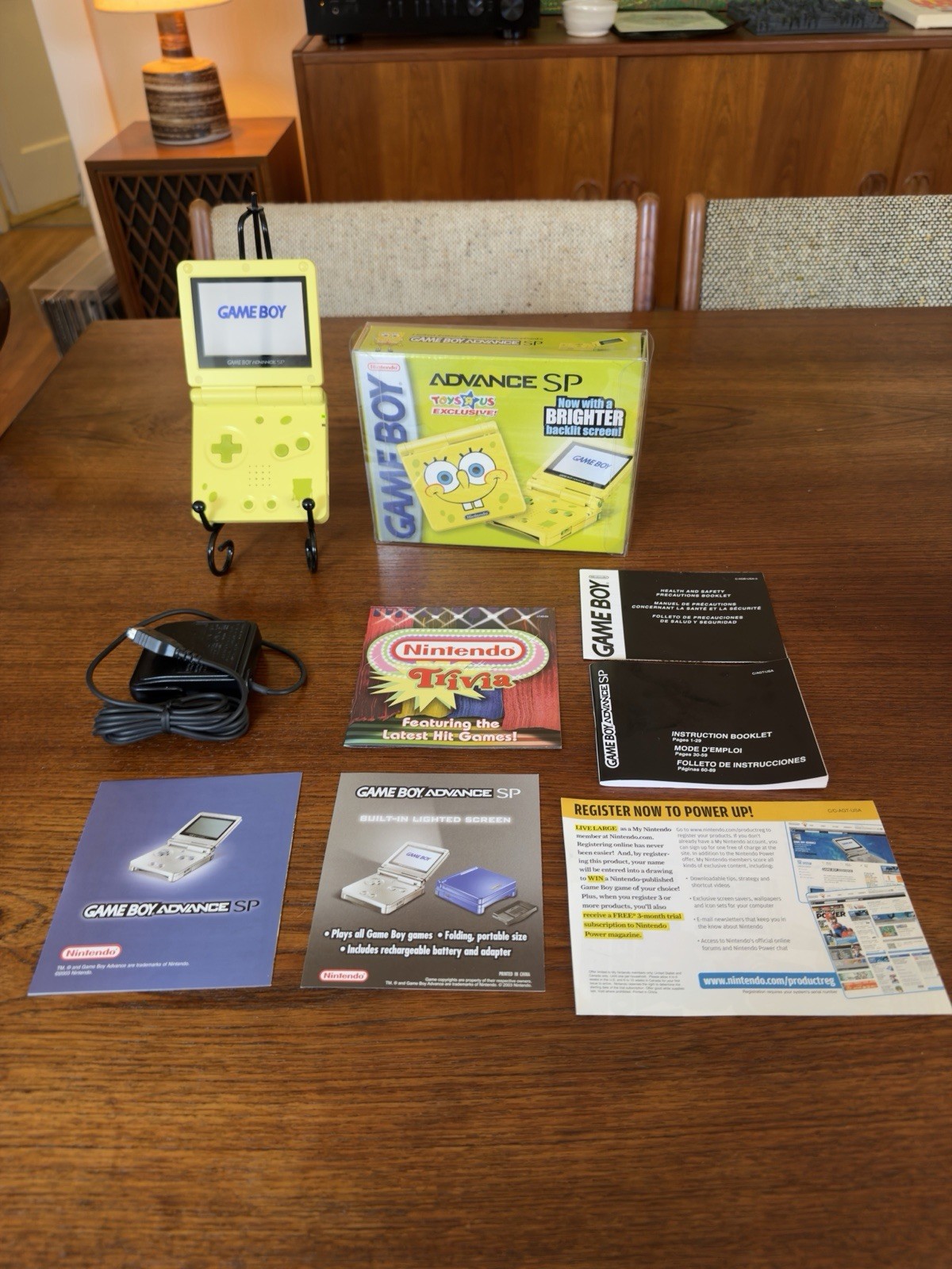 CIB Nintendo Game Boy Advance SP AGS-101 Backlit SpongeBob Toys R Us Yellow NTSC