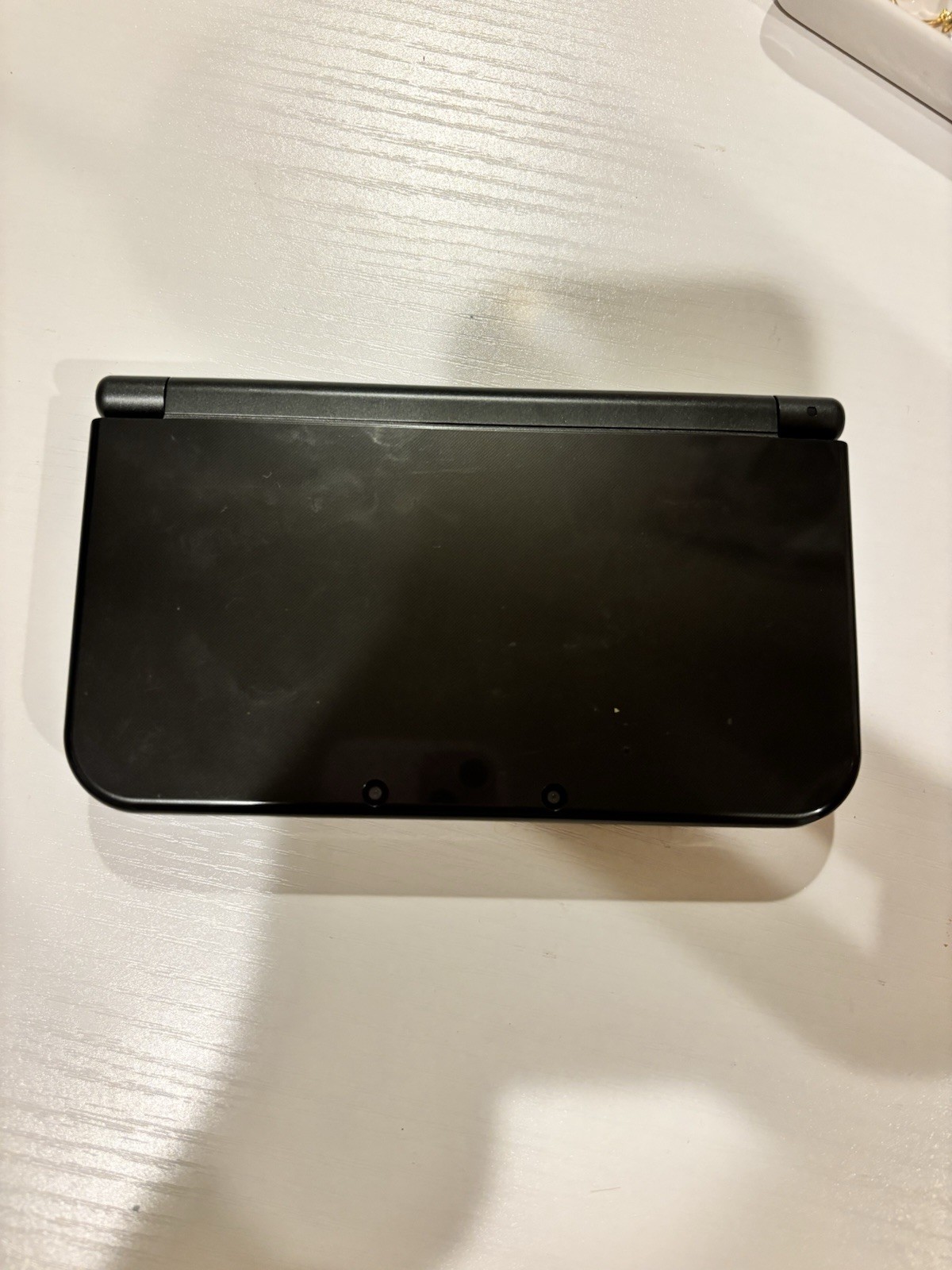 Nintendo 3DS XL Black GAMES INCLUDED SHIPS 1 DAY