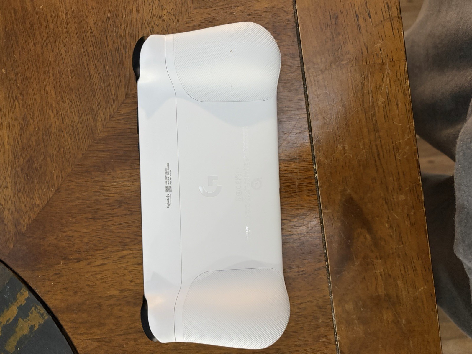 Logitech G CLOUD 64GB Handheld Console – White