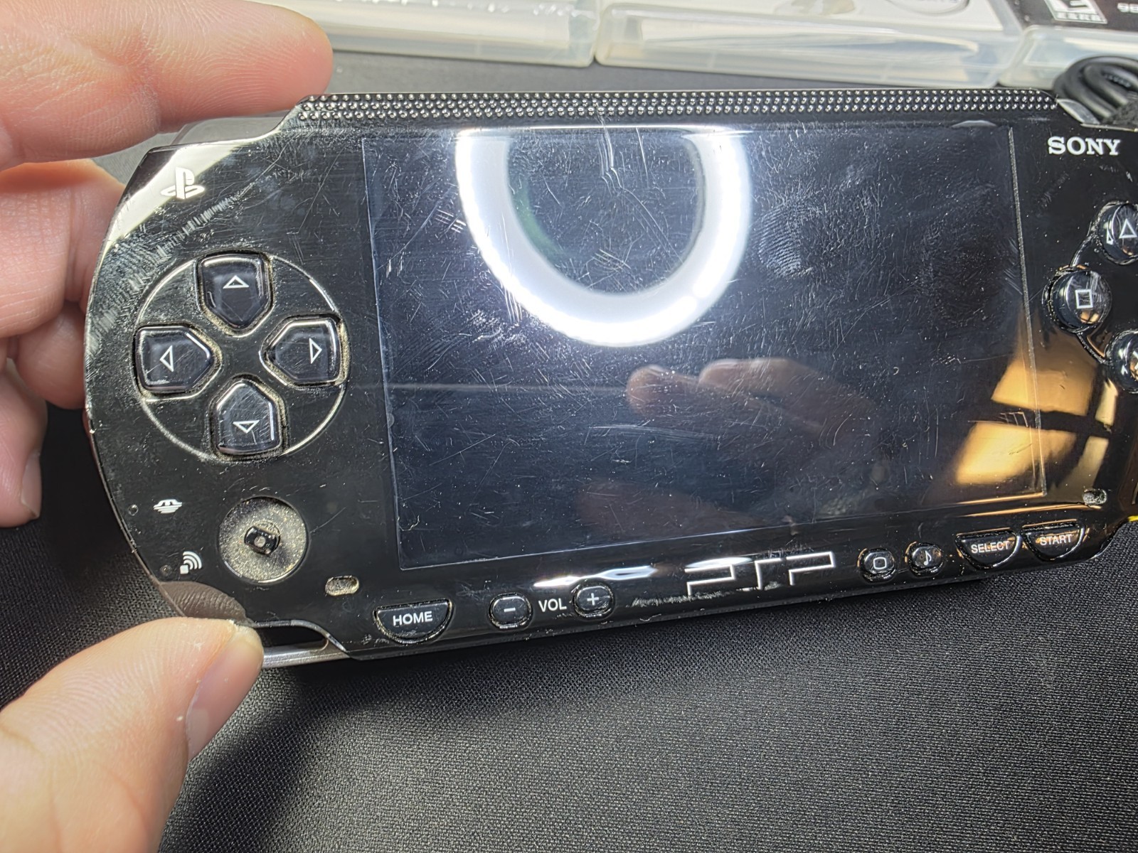 Sony PSP-1001 Black with Charger Battery 256mb Memory Stick + 2UMD + 3 Games ⚠️