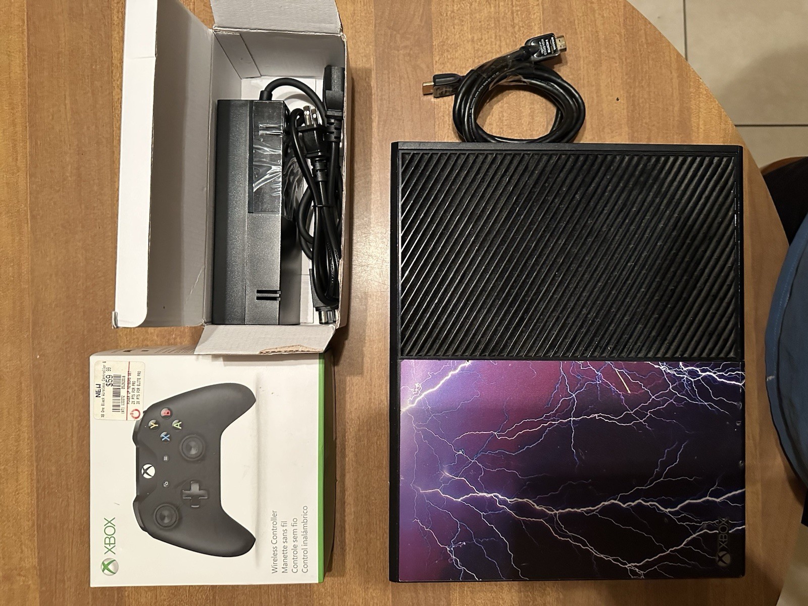 Microsoft Xbox One 500GB Home Console – Black (1540) With Lightning Bolt Skin