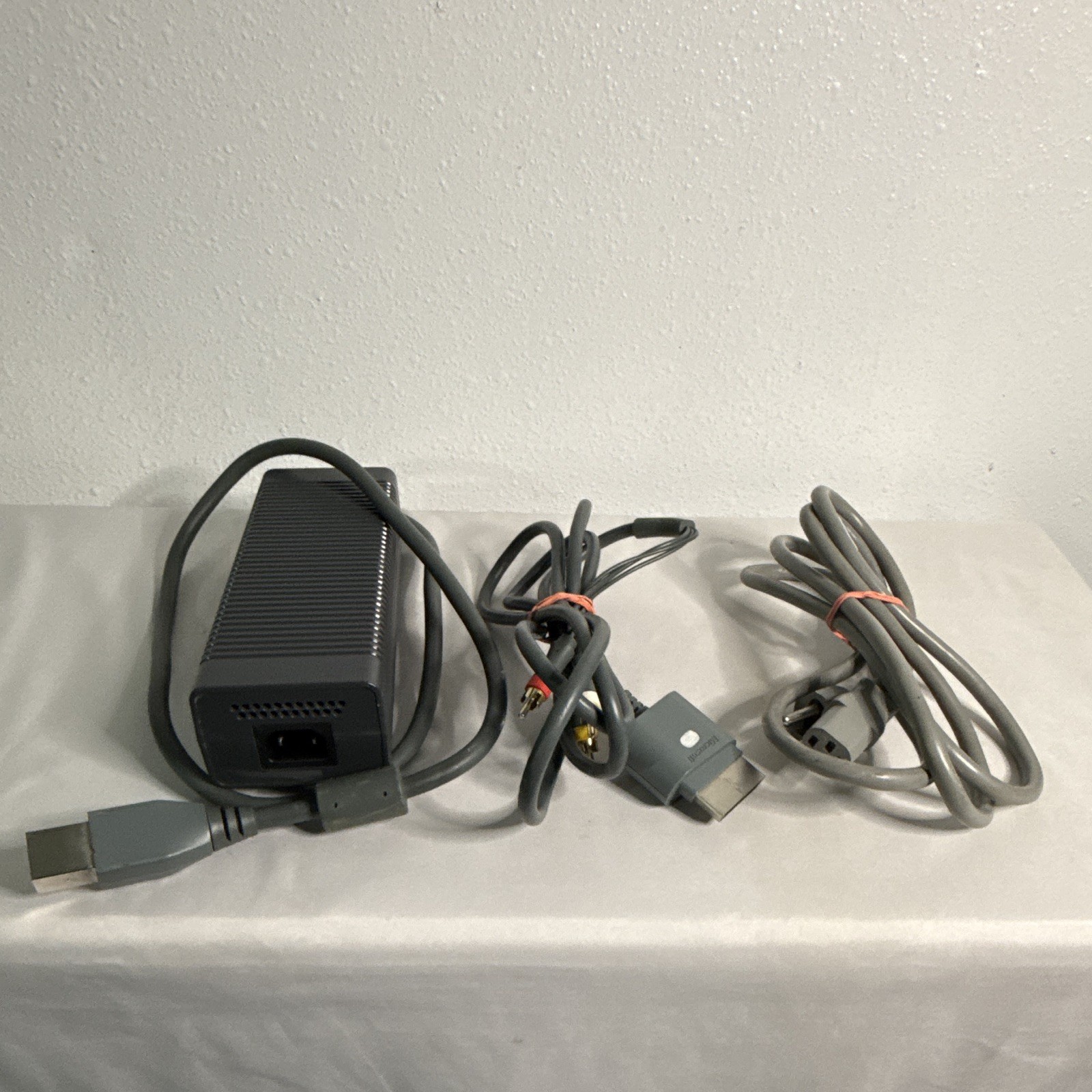Xbox 360 White Console w/ Wired Controller, Cords & 15 Games Tested!