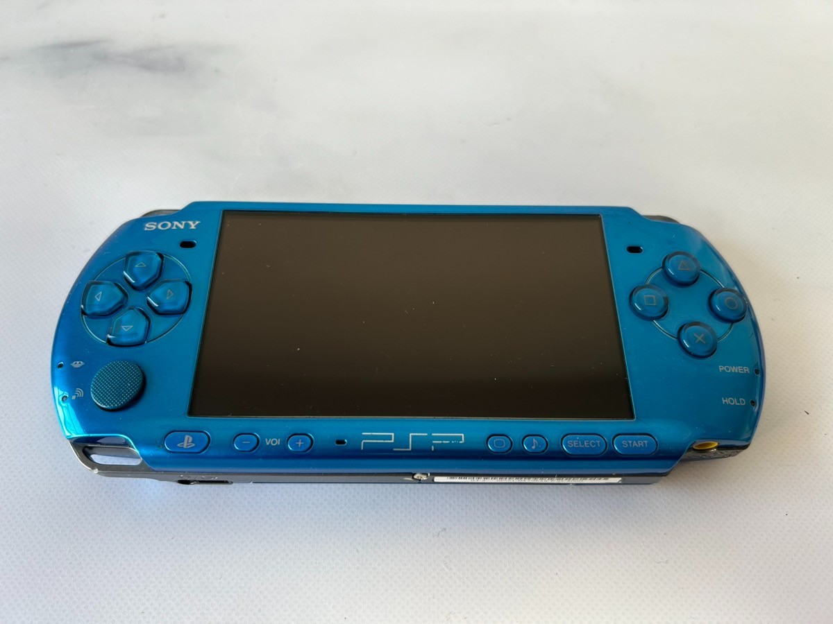 Sony PSP-1000 2000 3000 Console region free / Charger + Battery + Memory Stick