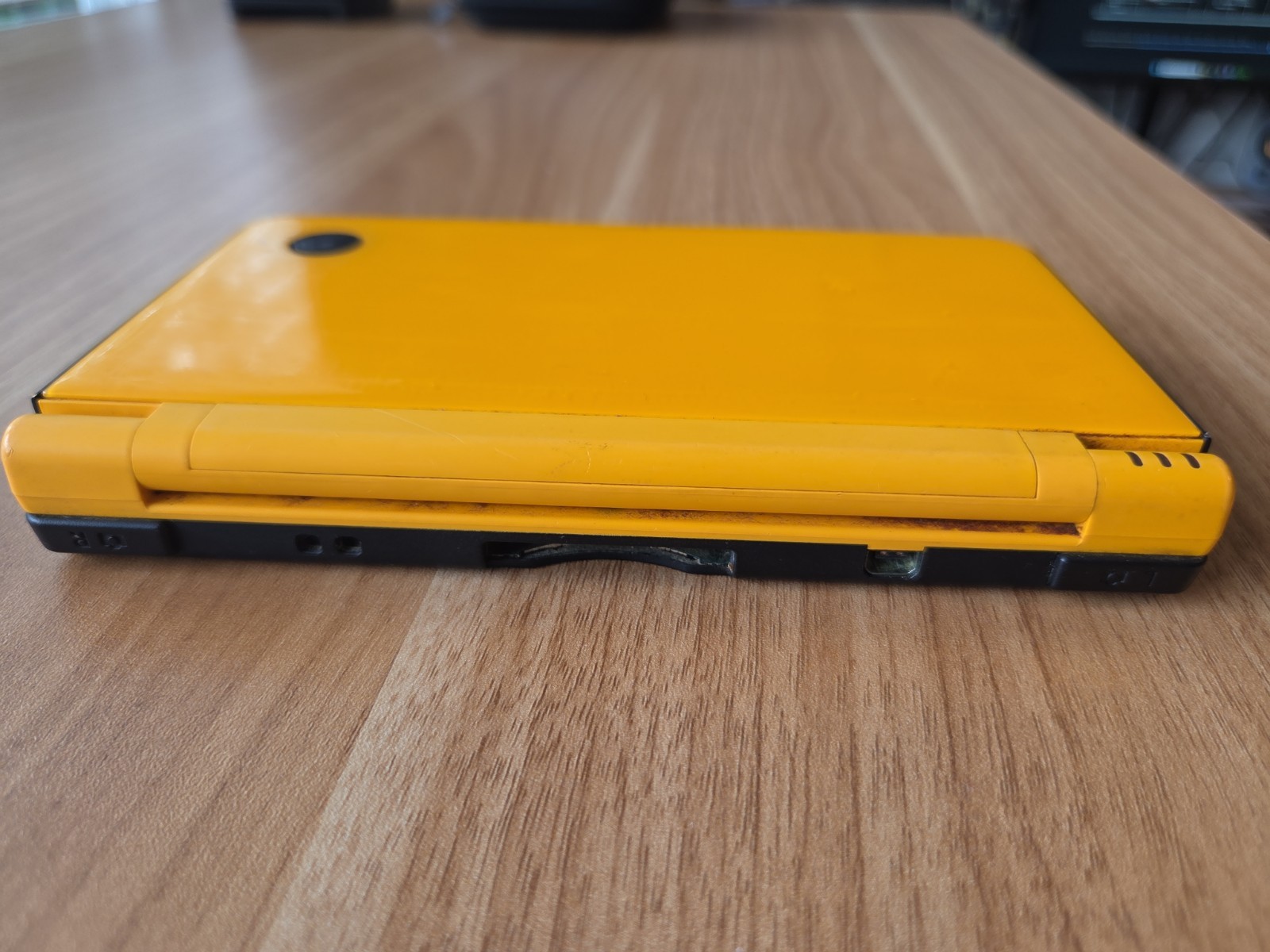 Nintendo DSi LL XL Yellow Console Japan W/charger US SELLER