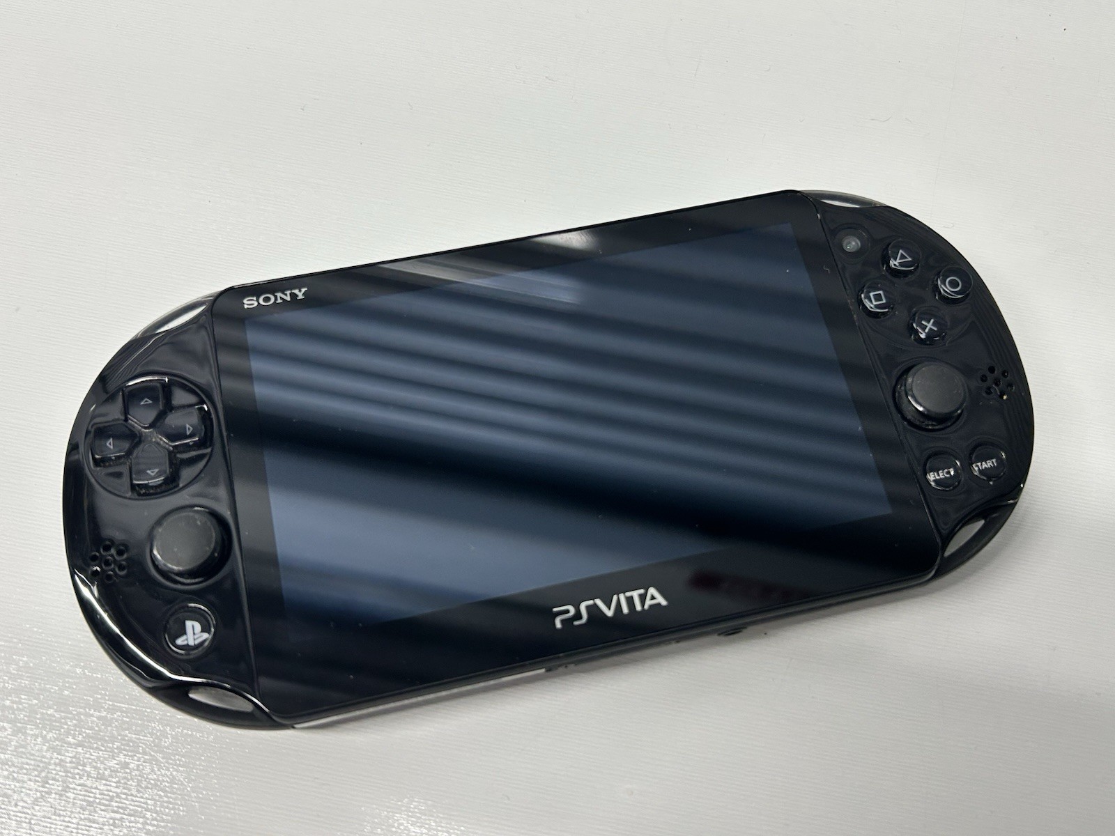 Sony PS Vita PCH-2001 Console 8GB 2 Games Charger Tested Works