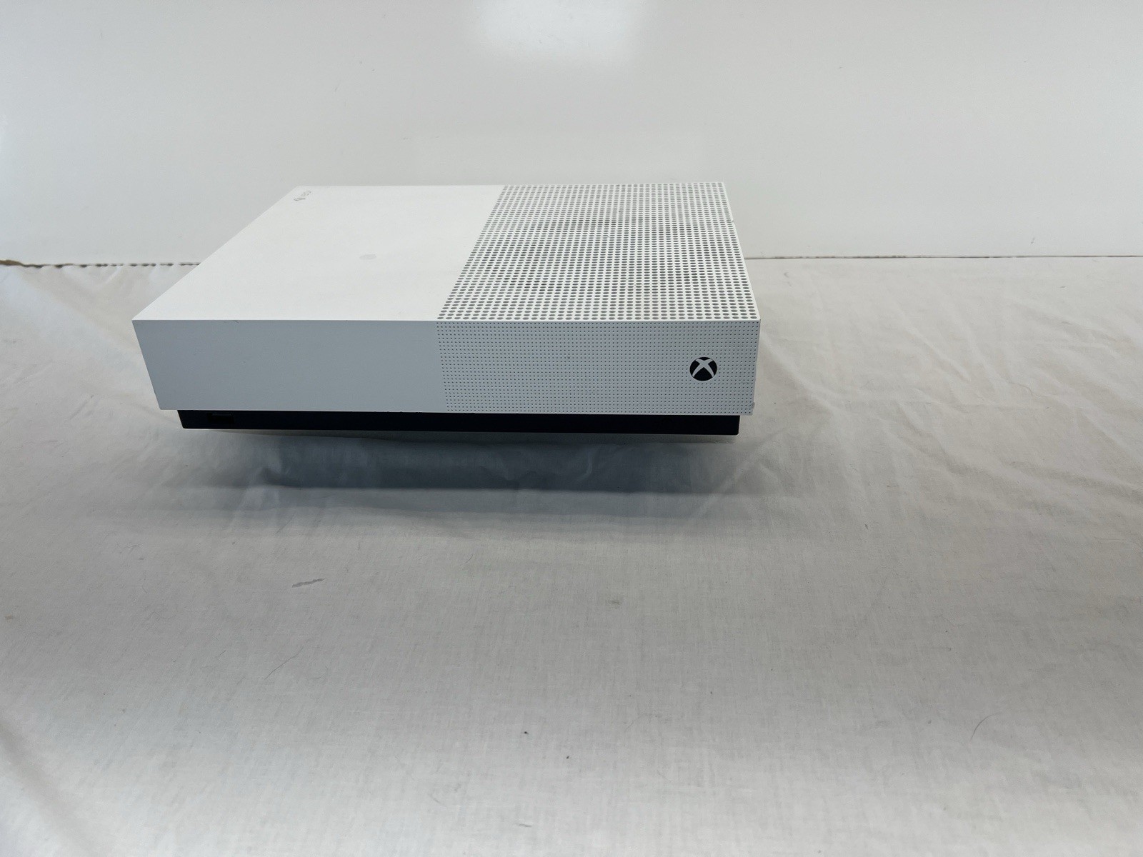 Microsoft Xbox One S Digital Edition 500gb Console Model 1681 Needs Repair
