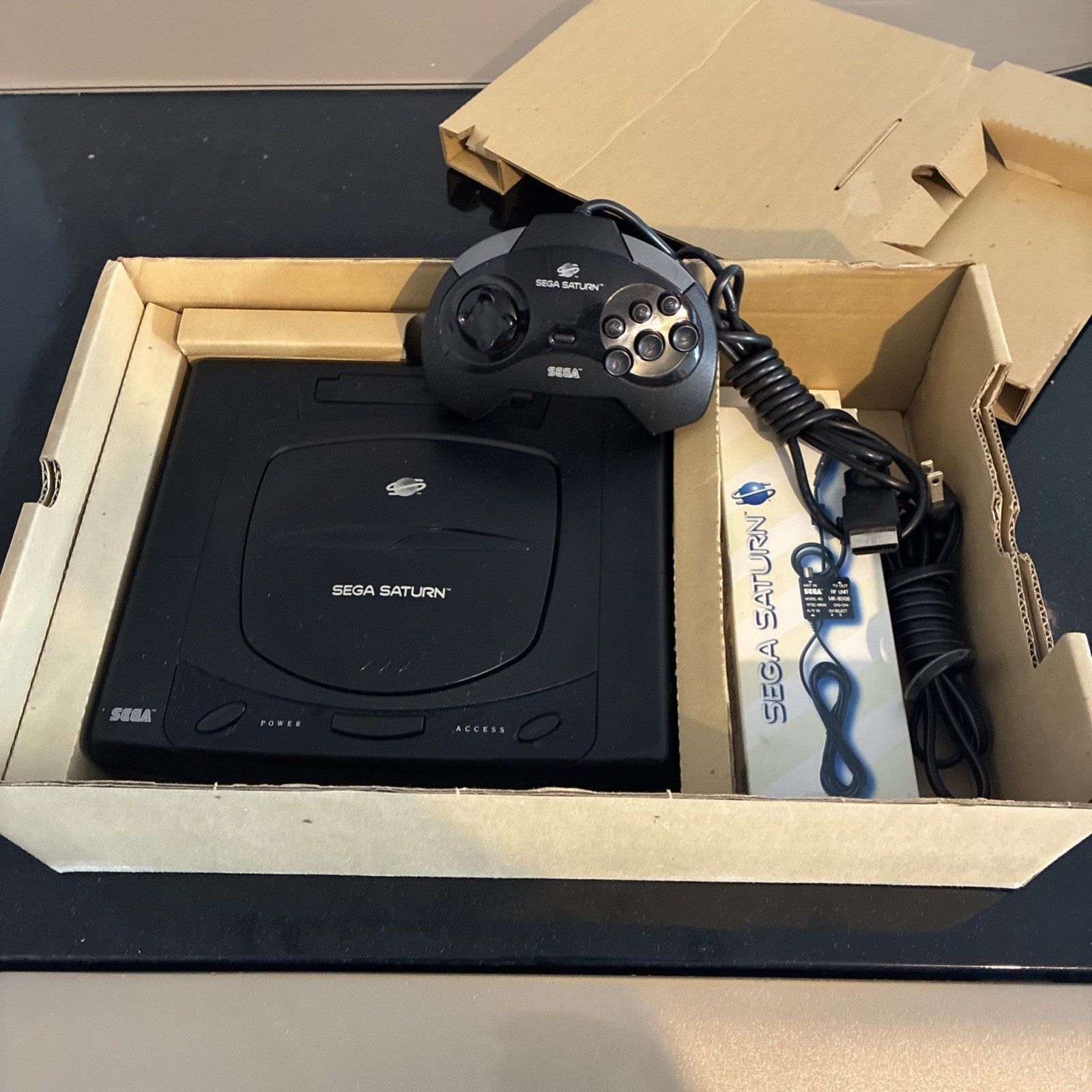 Sega Saturn – System Console Complete – Boxed 1 Controller + Cords and 5 games