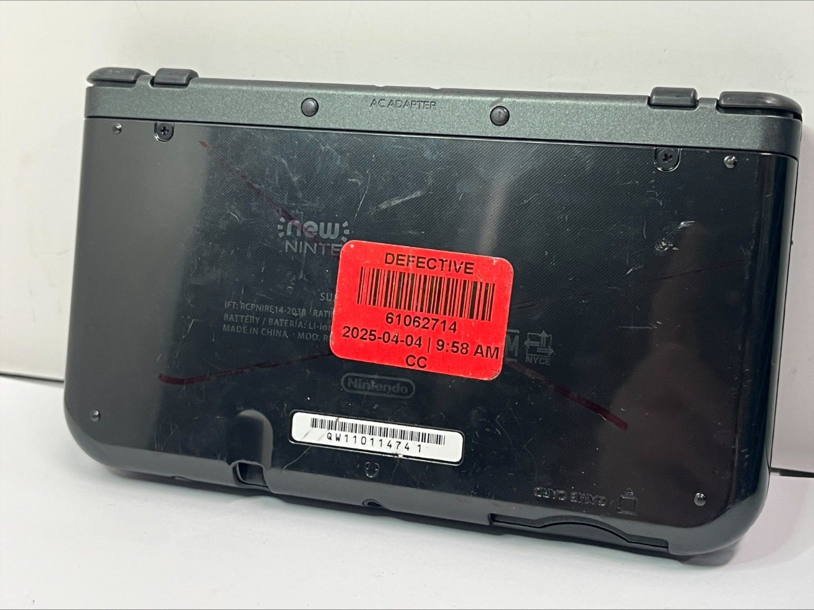 FOR PARTS! «New» Nintendo 3DS XL – Grey – Boot Issue – Error code! (B396)