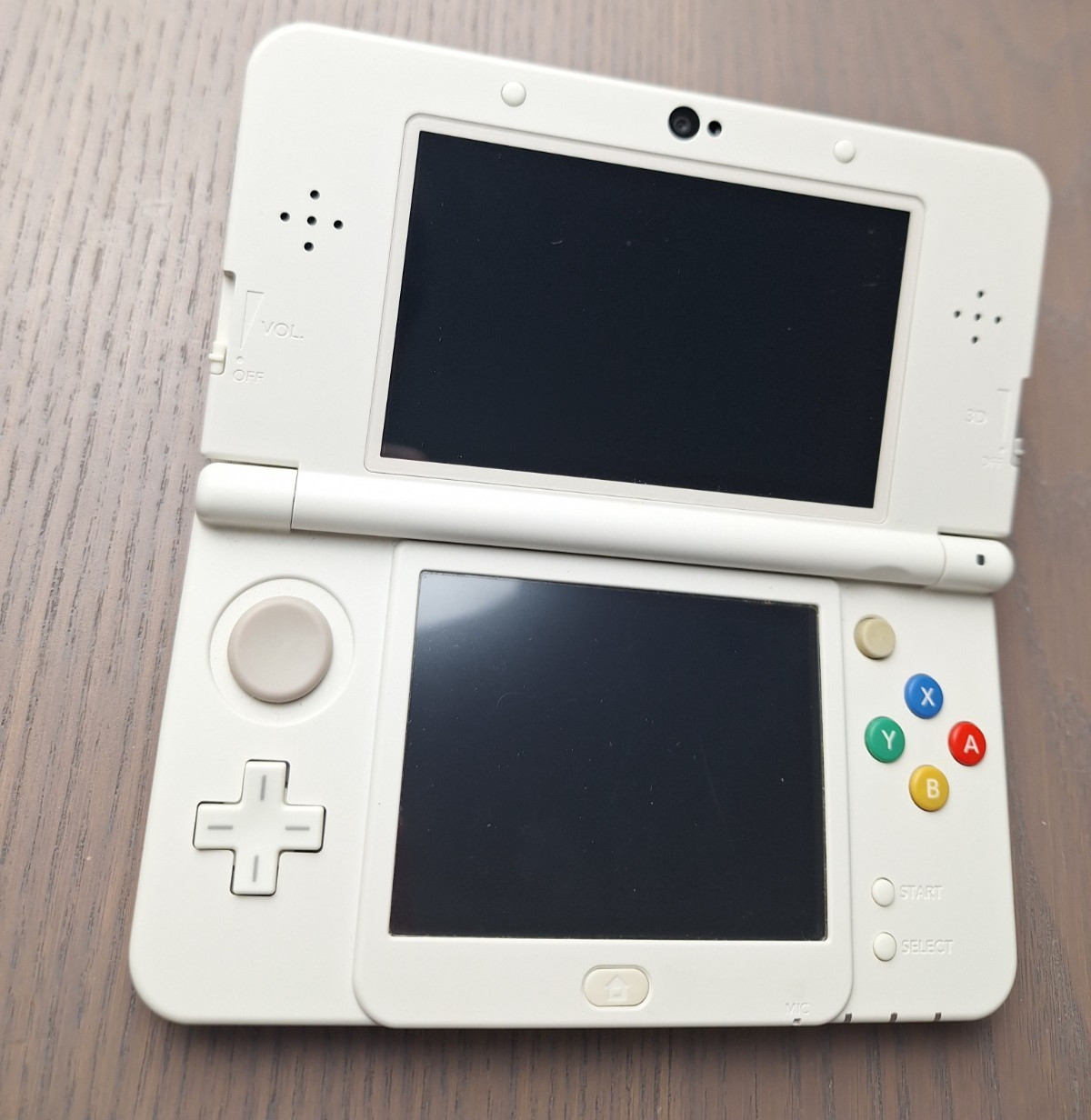 Nintendo New 3DS White | Charger + 32GB SD Card | Region Free | USA Seller