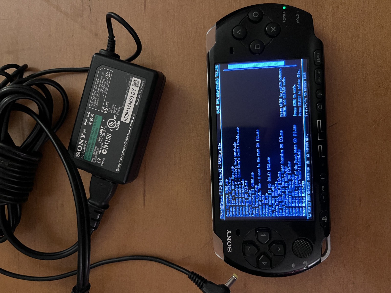 PSP-3001 PlayStation Portable NO UMD, OEM Charger,OEM Battery, 4GB READ DES
