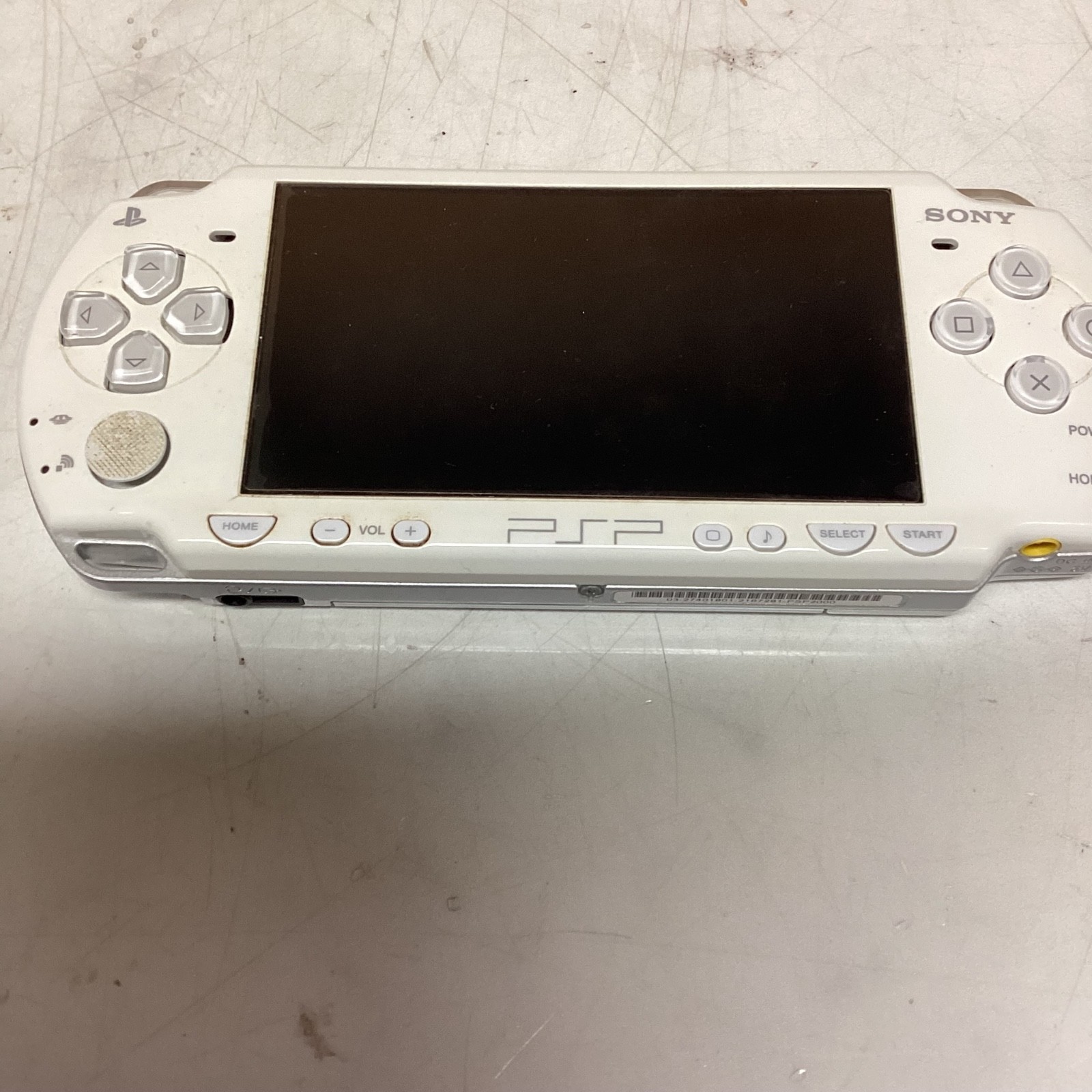 Sony PSP-2000 Ceramic White Console Boxed Junk With Game AC Adapter