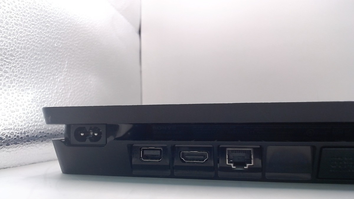 Sony PlayStation 4 Slim PS4 1TB Black console CUH-2215B, pre owned (CJL007176)