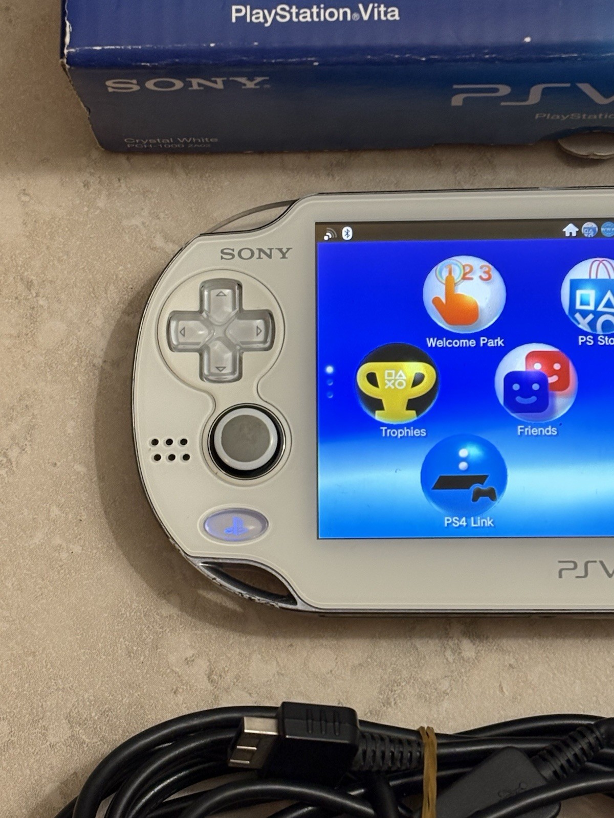Sony PS Vita PCH-1000 Complete In Box – White 8GB Very Good Condition USA Seller