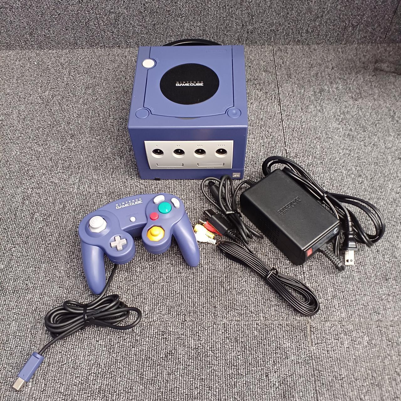 Nintendo GameCube Console + Controller + Accessory NTSC-U/C (US/Canada) DOL-001