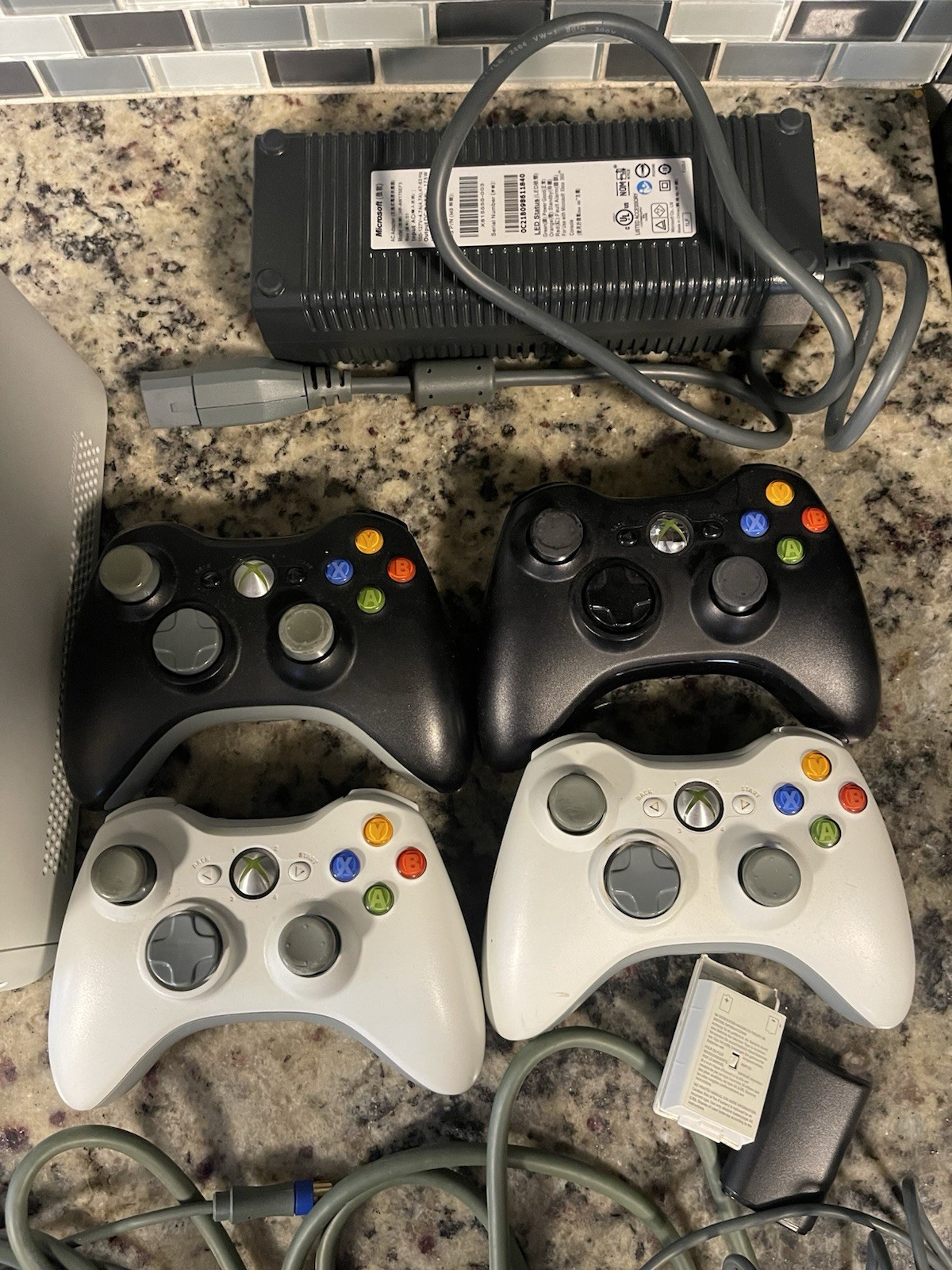 Microsoft Xbox 360 Pro System Value Bundle 60GB WORKNG NO GAMES